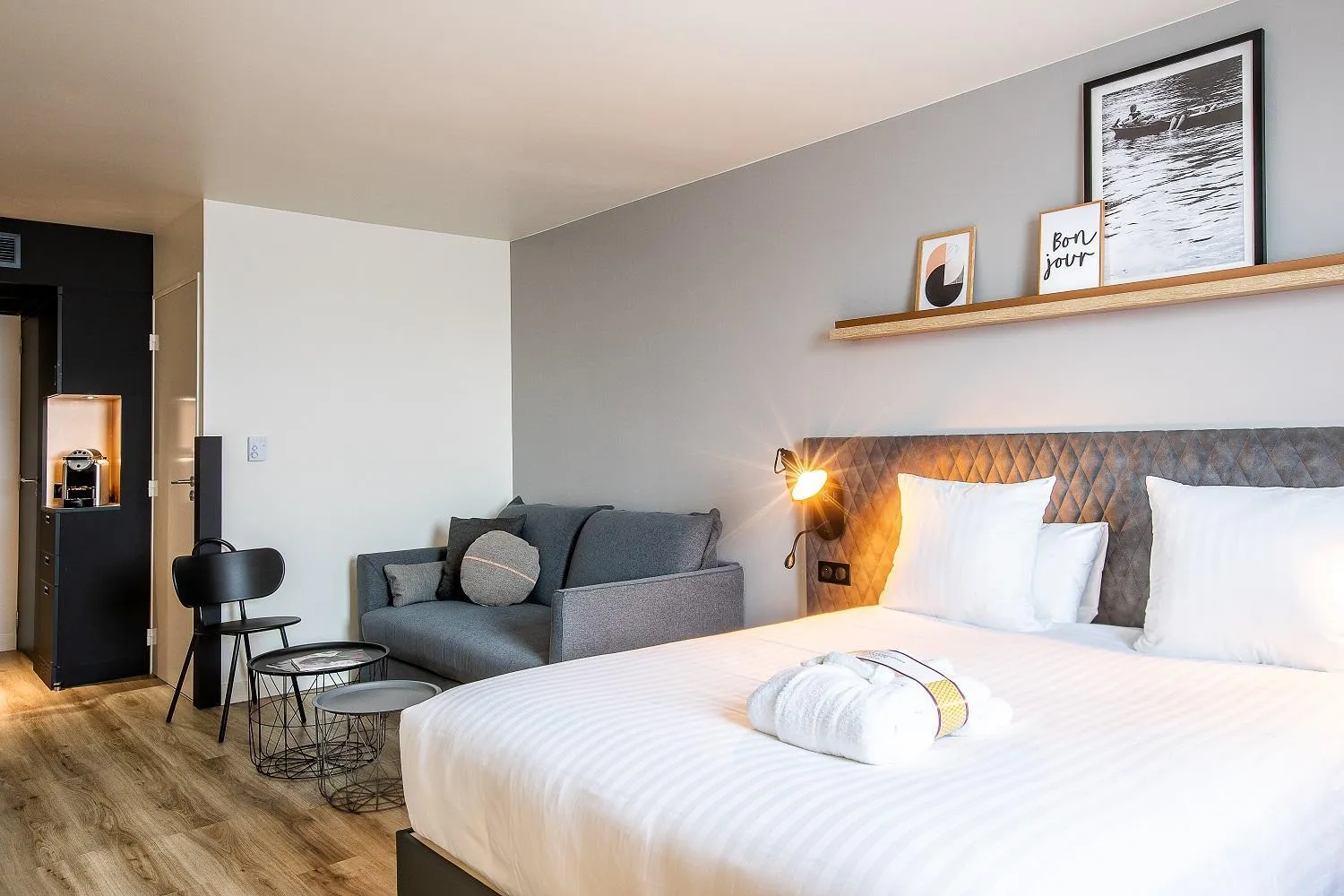 Bedroom, Bed in Hôtel Mercure Paris Gennevilliers