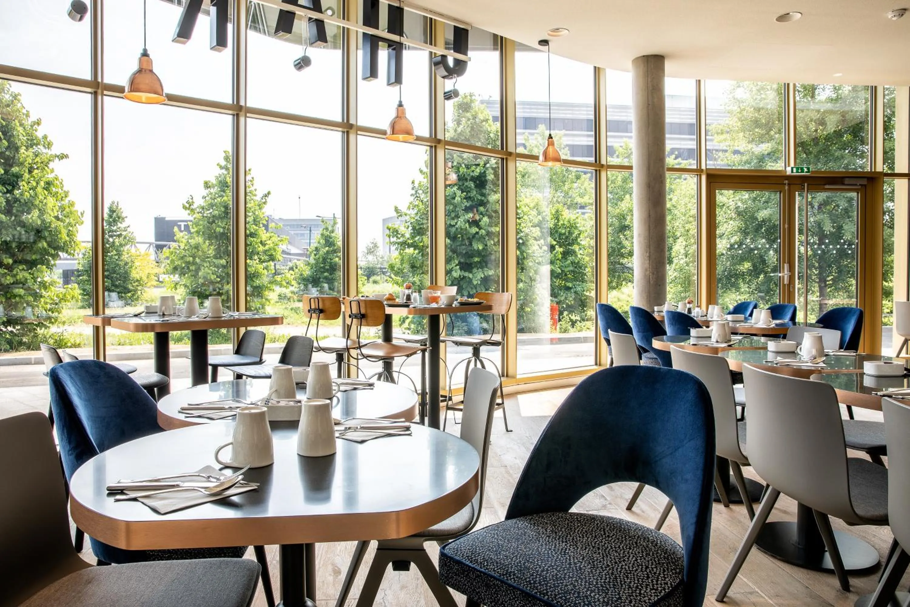 Restaurant/places to eat in Hôtel Mercure Paris Gennevilliers