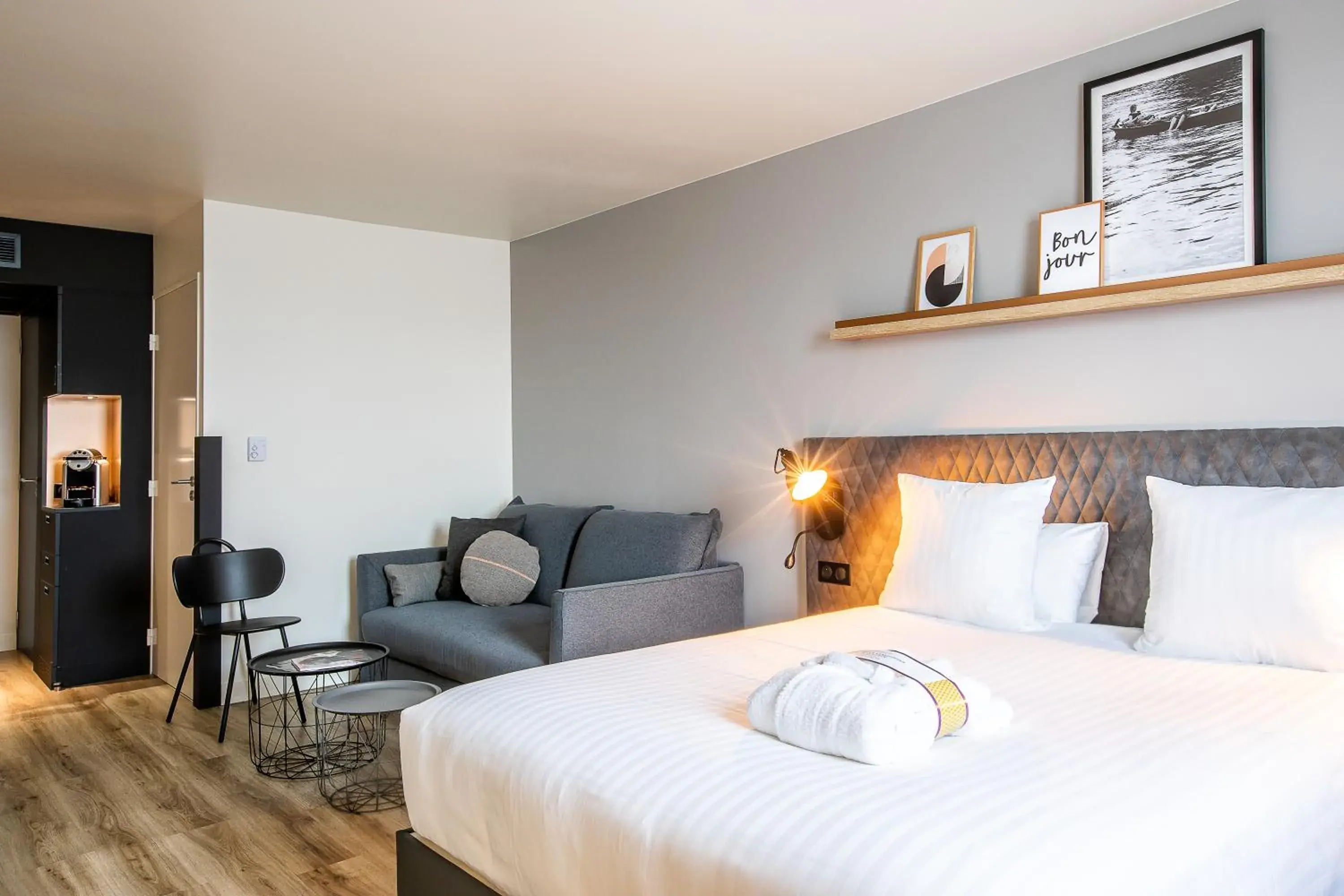 Junior Suite with One Double Bed and Sofa Bed in Hôtel Mercure Paris Gennevilliers Junior Suite with One Double Bed and Sofa Bed in Hôtel Mercure Paris Gennevilliers