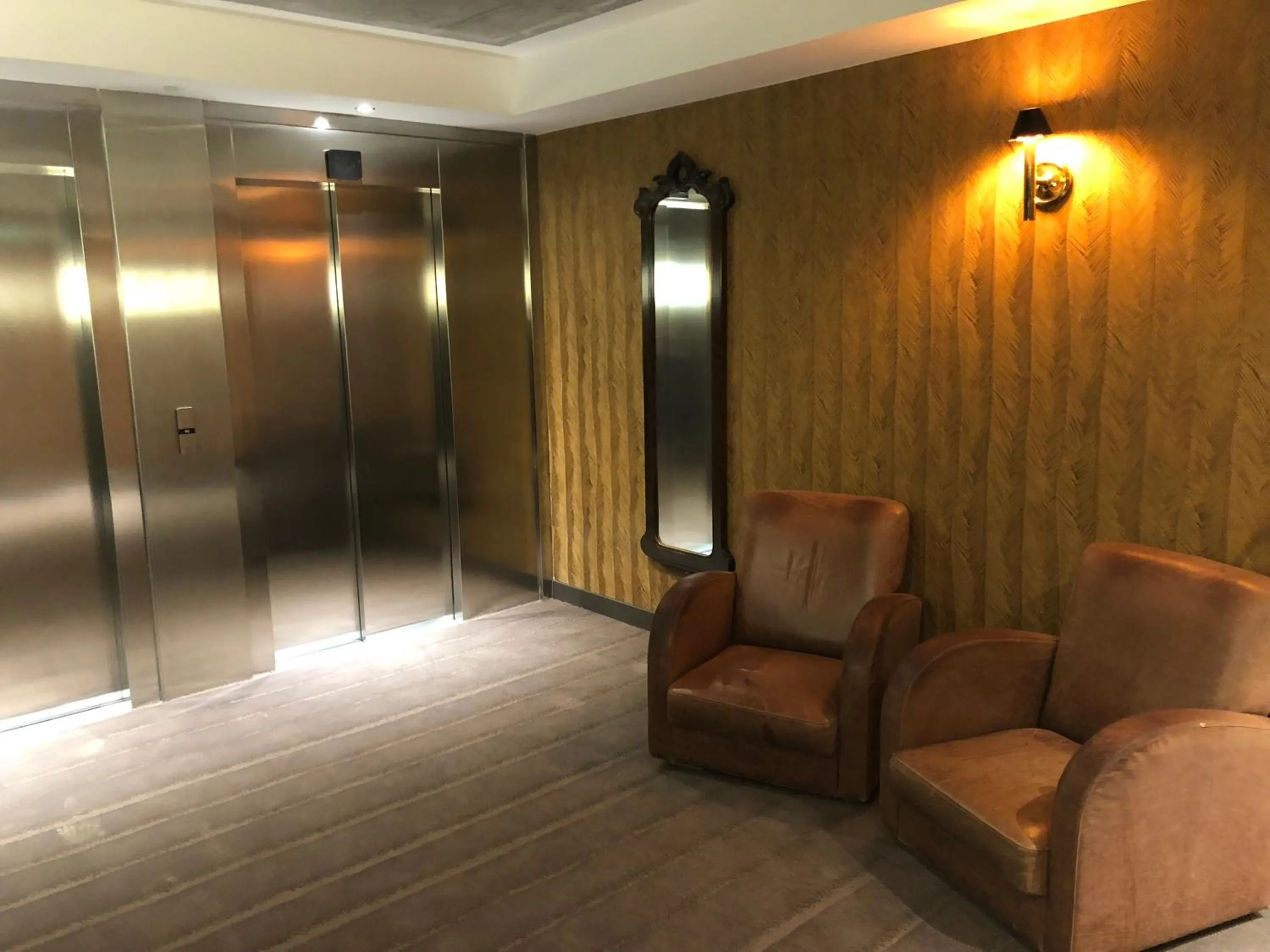 elevator in Ibis Budget Annecy sud-Poisy