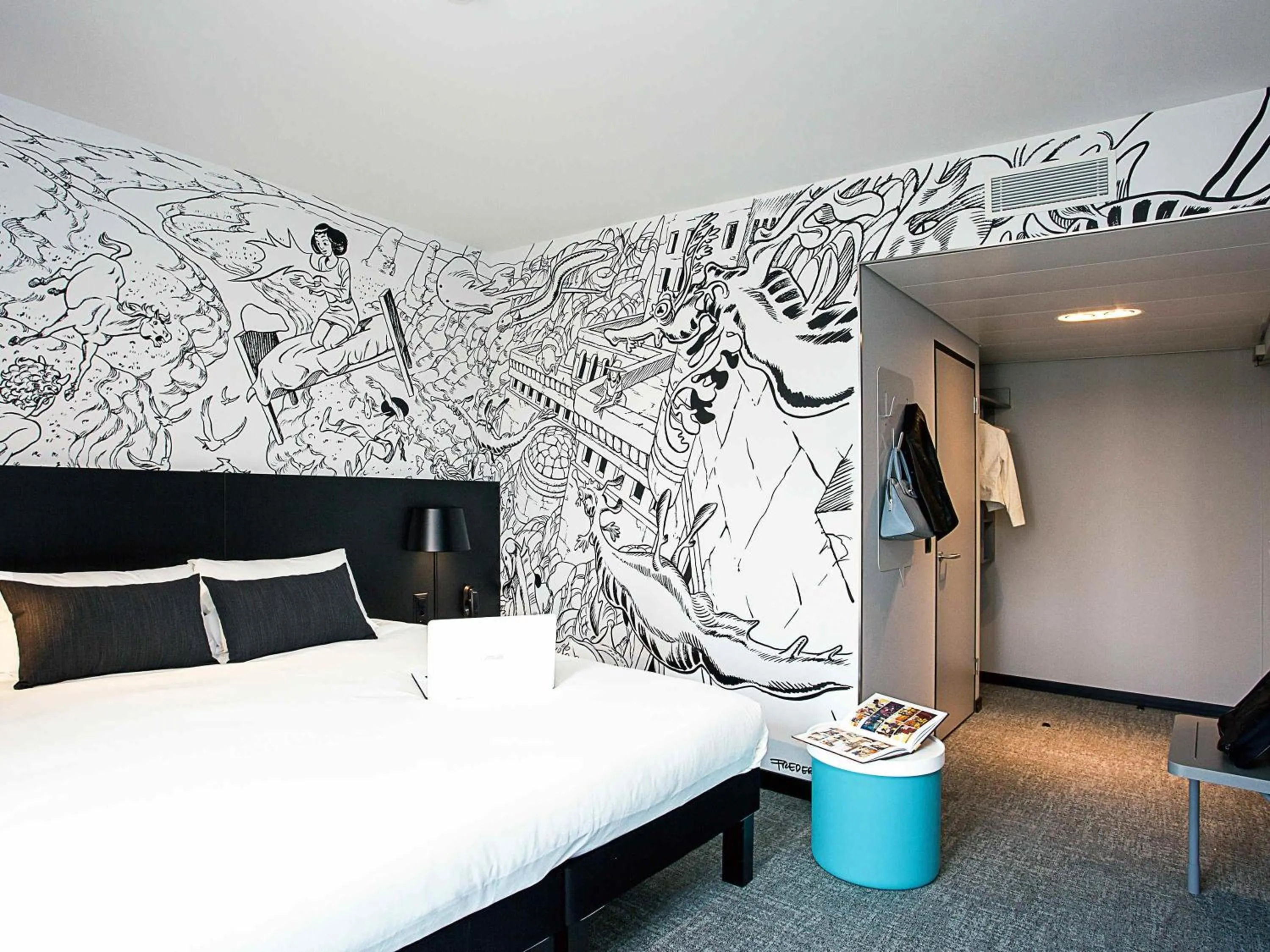 Bedroom, Bed in ibis Styles Genève Carouge