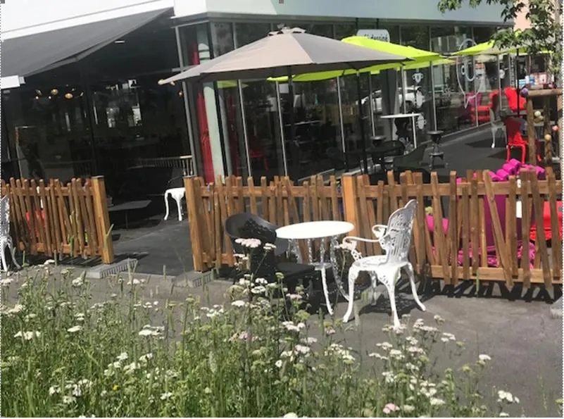 Patio in ibis Styles Genève Carouge