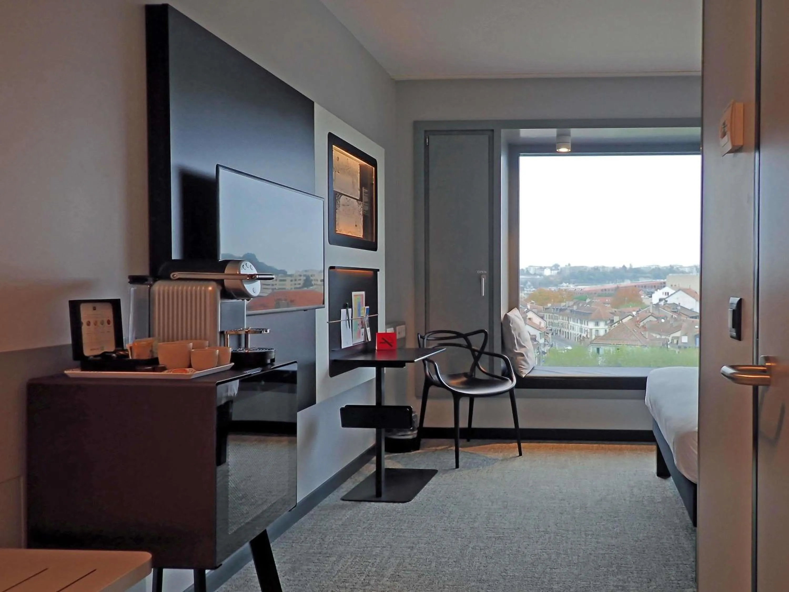 Bedroom in ibis Styles Genève Carouge