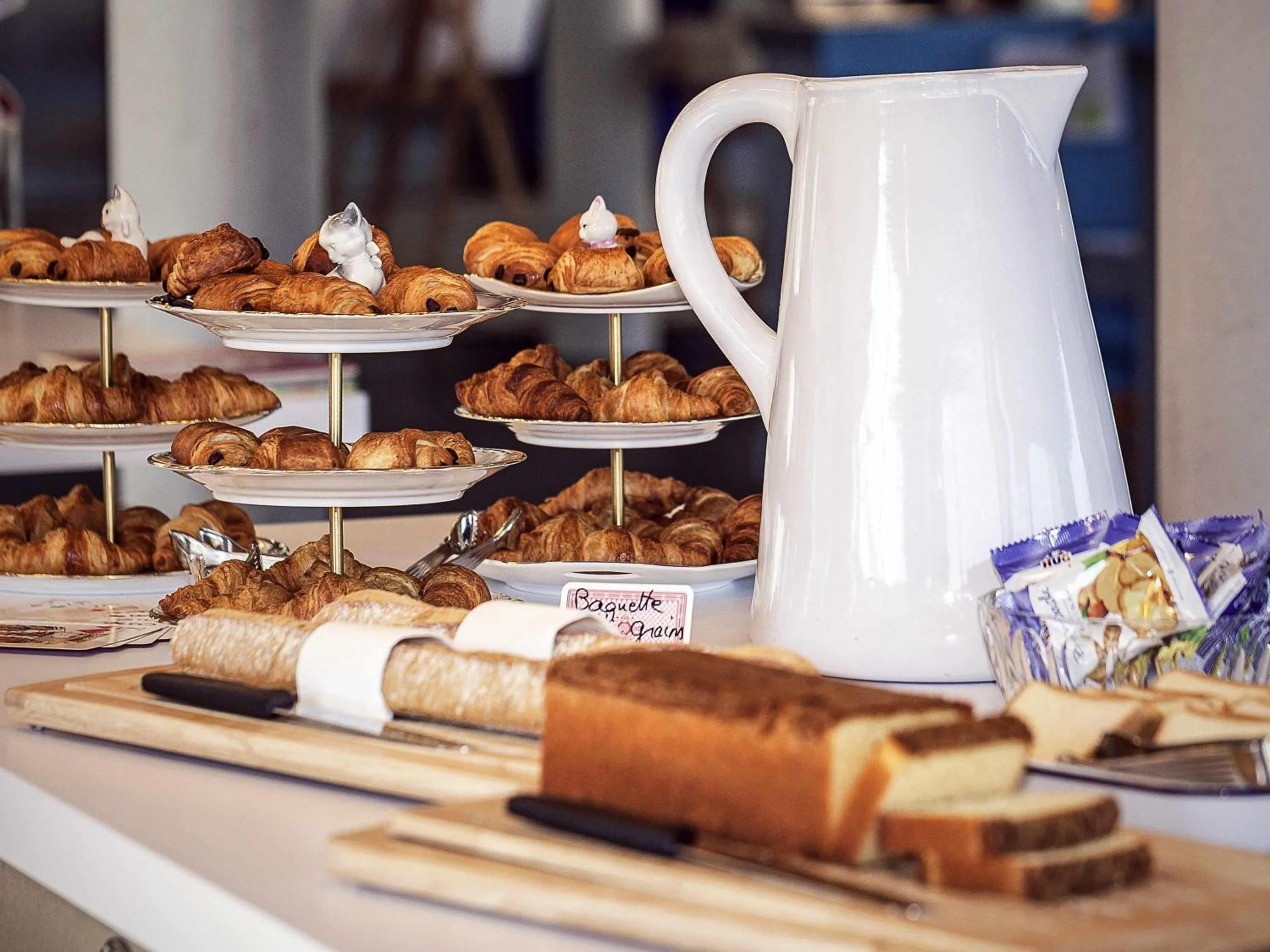 Restaurant/places to eat in ibis Styles Genève Carouge