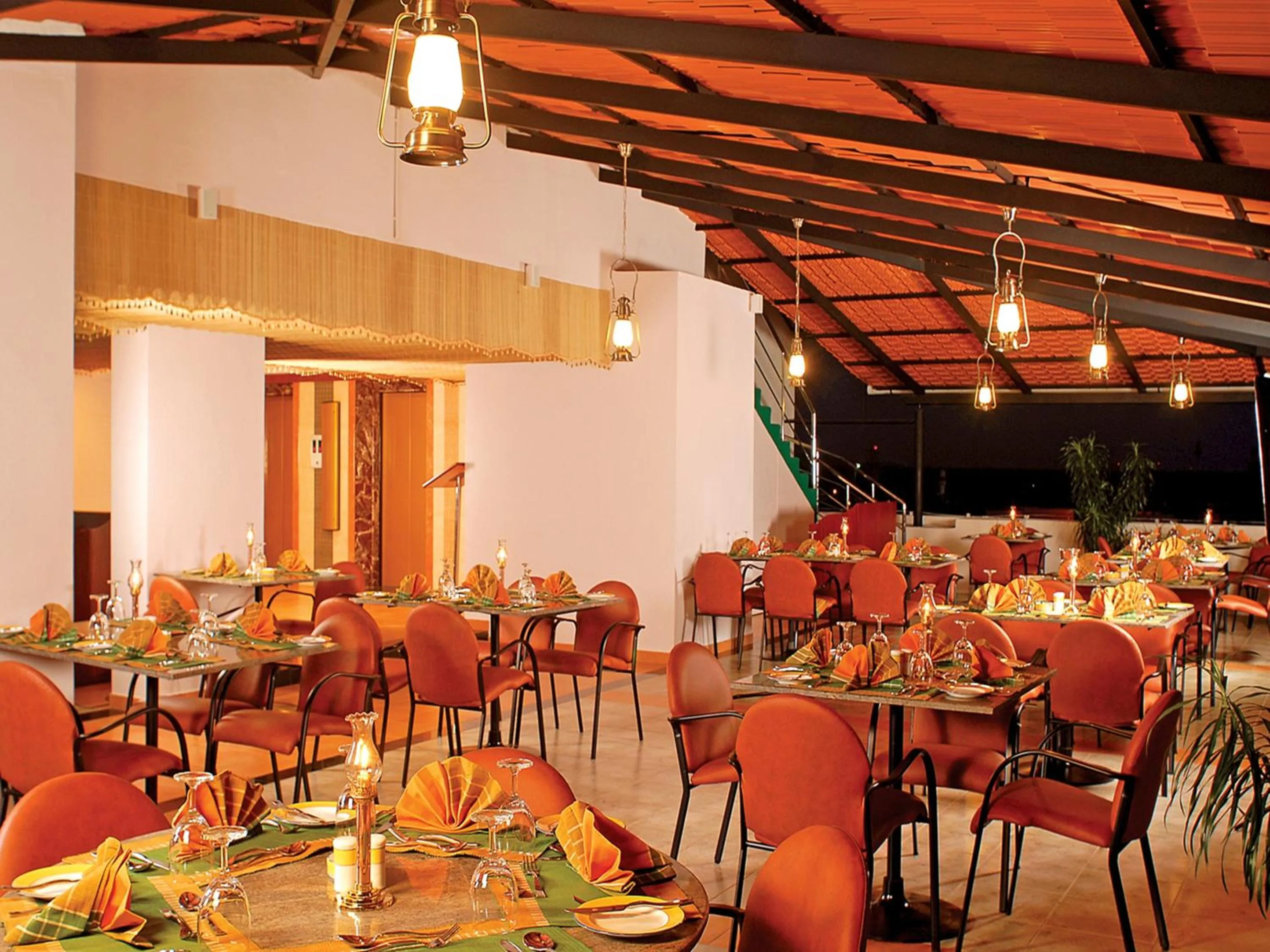 Restaurant/places to eat in Classic Sarovar Portico Trivandrum