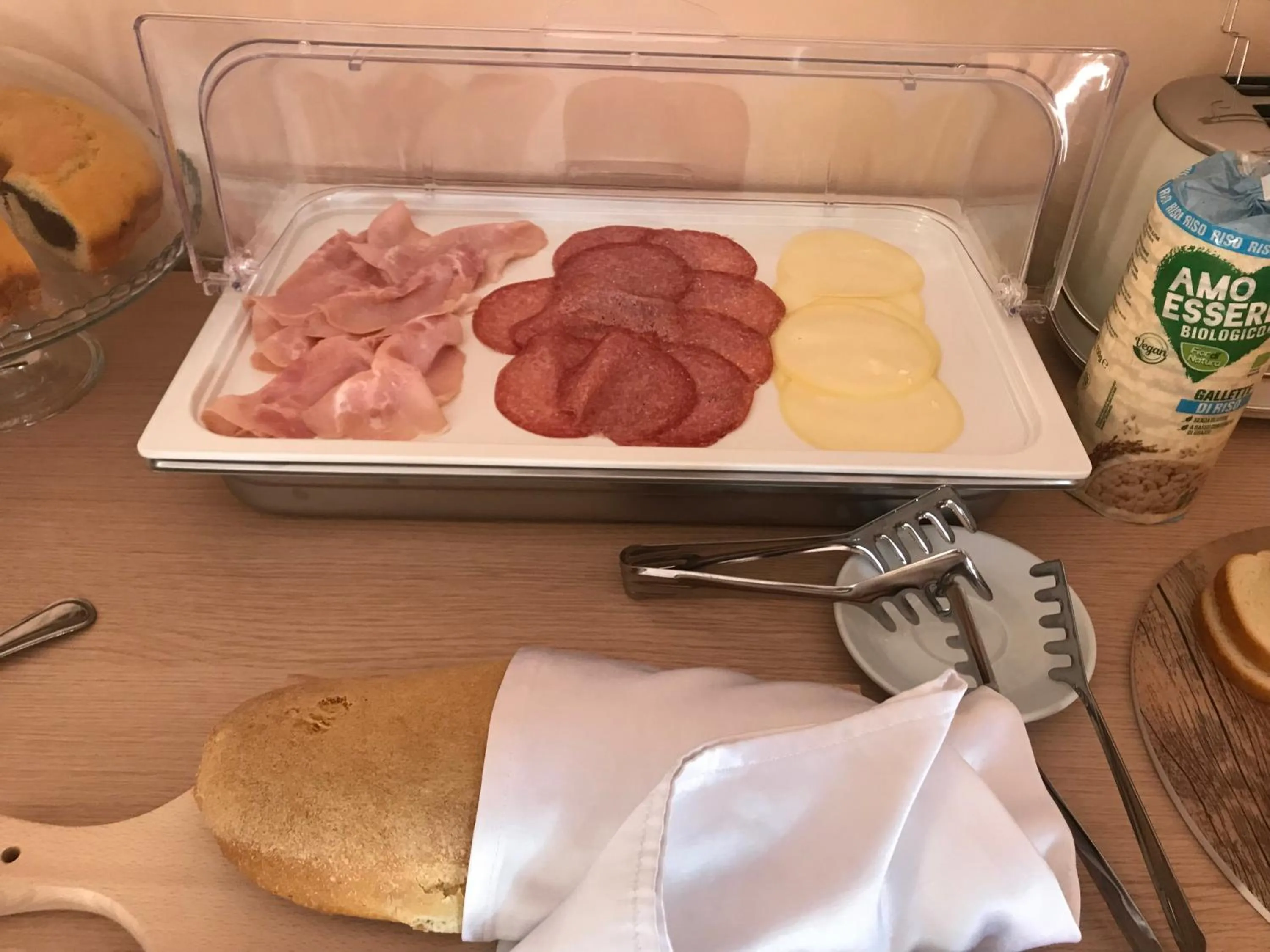 Continental breakfast in Villa Saturno