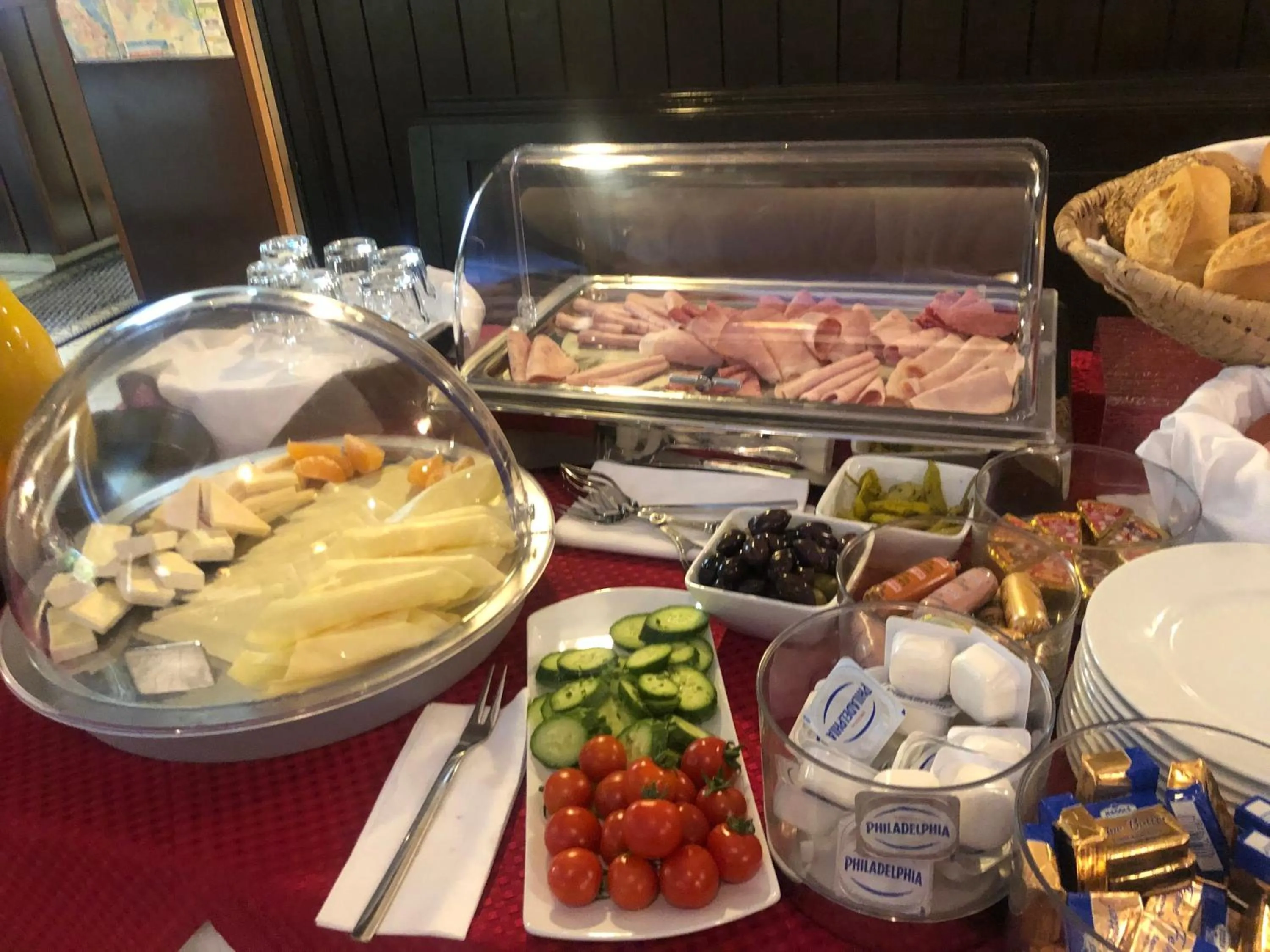 Buffet breakfast in Hotel Regina