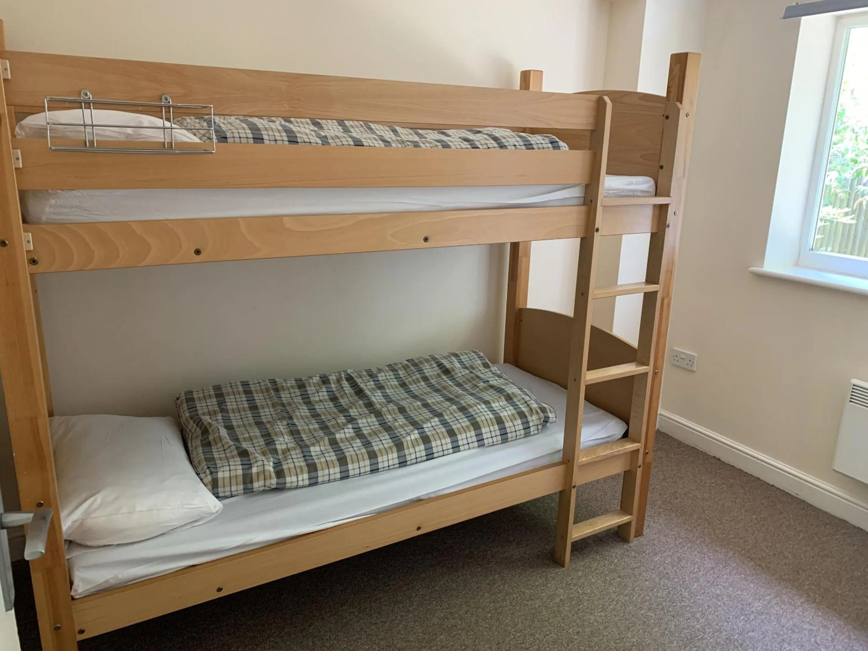 Bedroom, Bed in Stonehenge Hostel