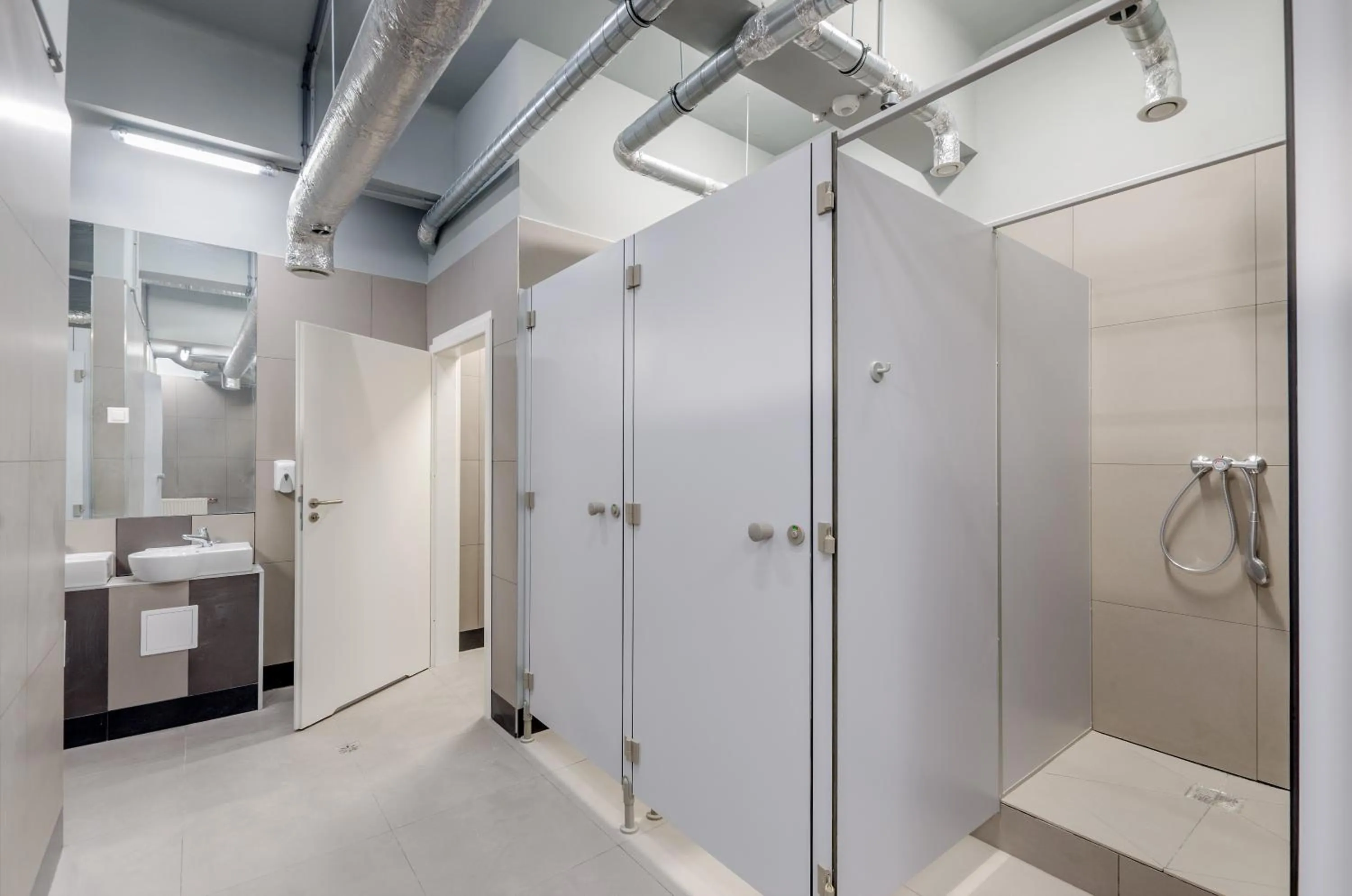 Shower in Kapsuła Hostel Warszawa