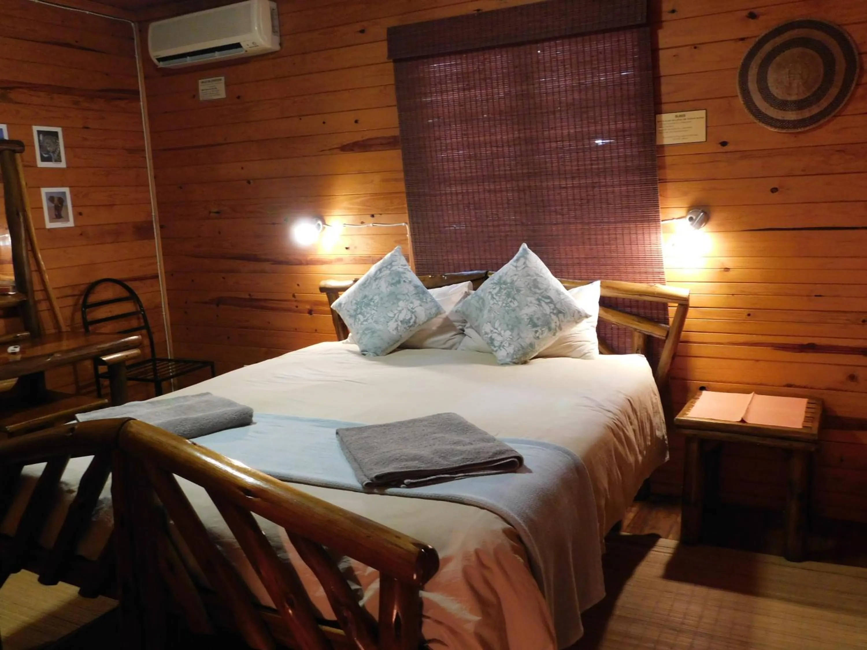 Bed in Isinkwe Bush Camp