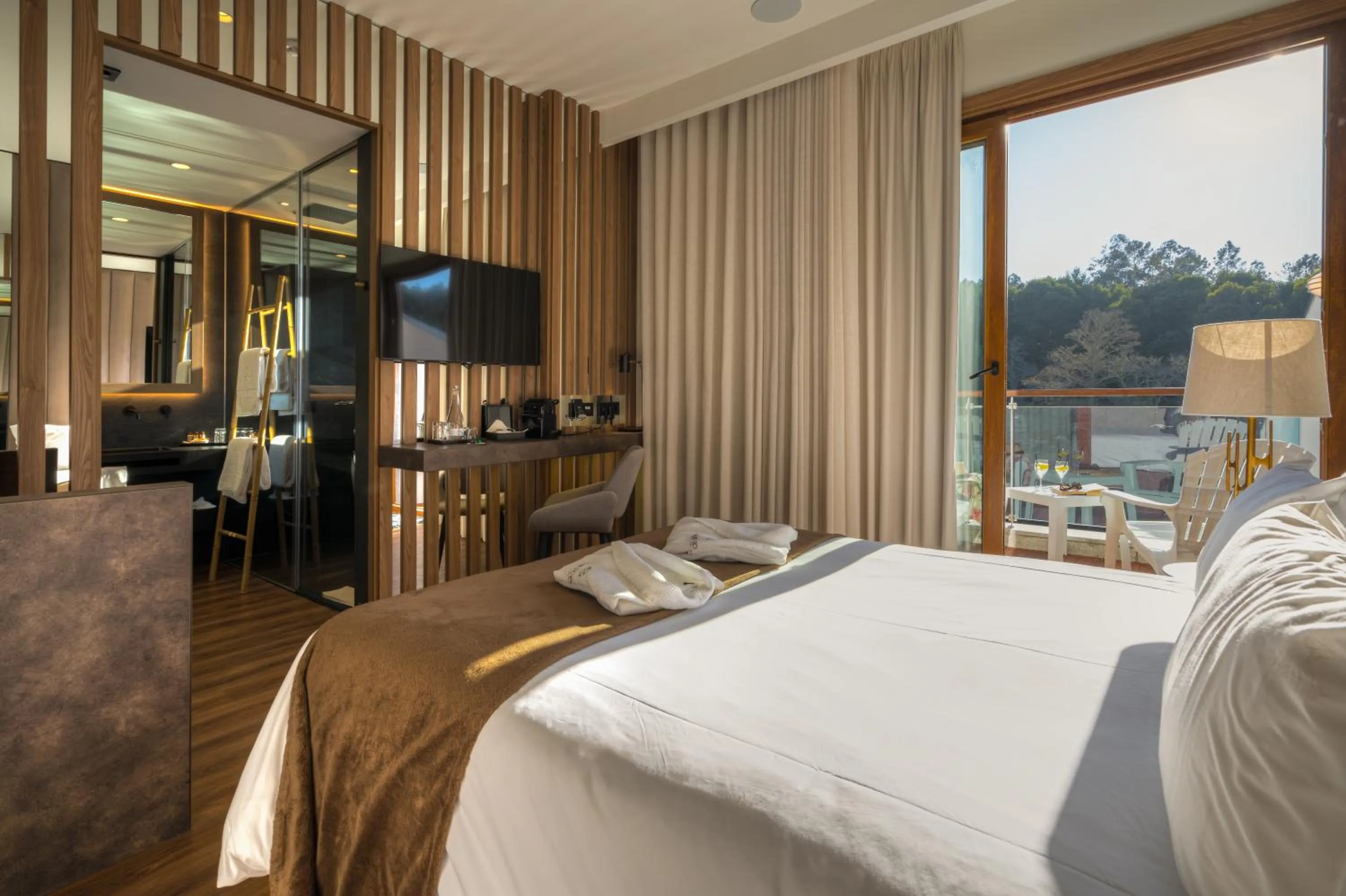 Bathroom, Bed in Hotel Rural Vale Do Rio