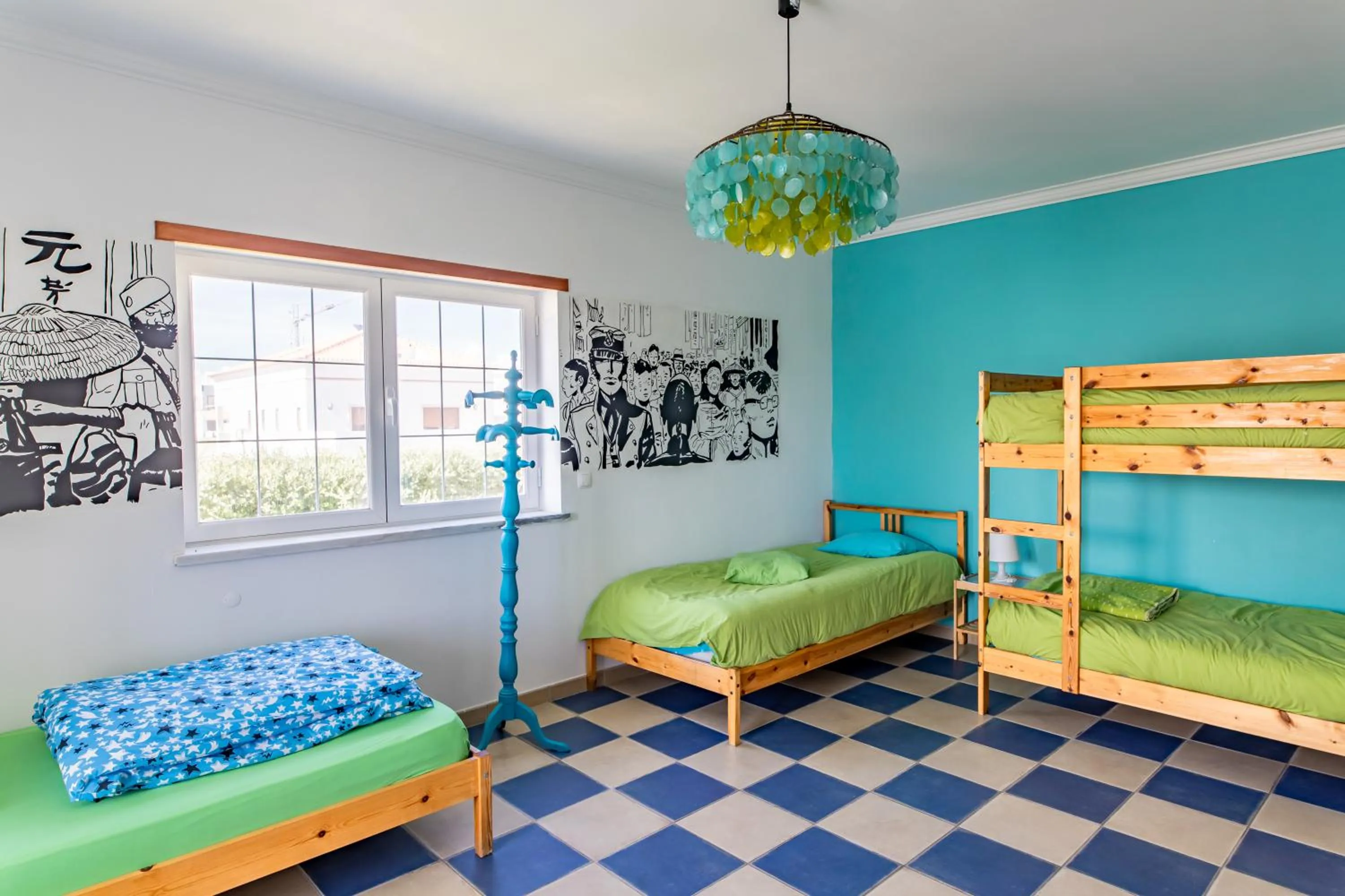 Photo of the whole room, Bed in Captain's Log House