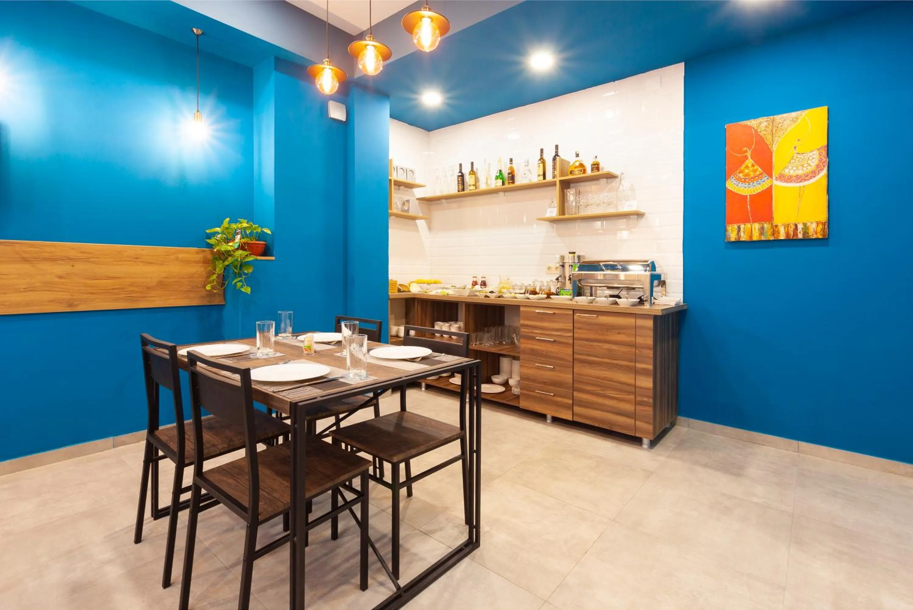 Restaurant/places to eat in Hotel Amser