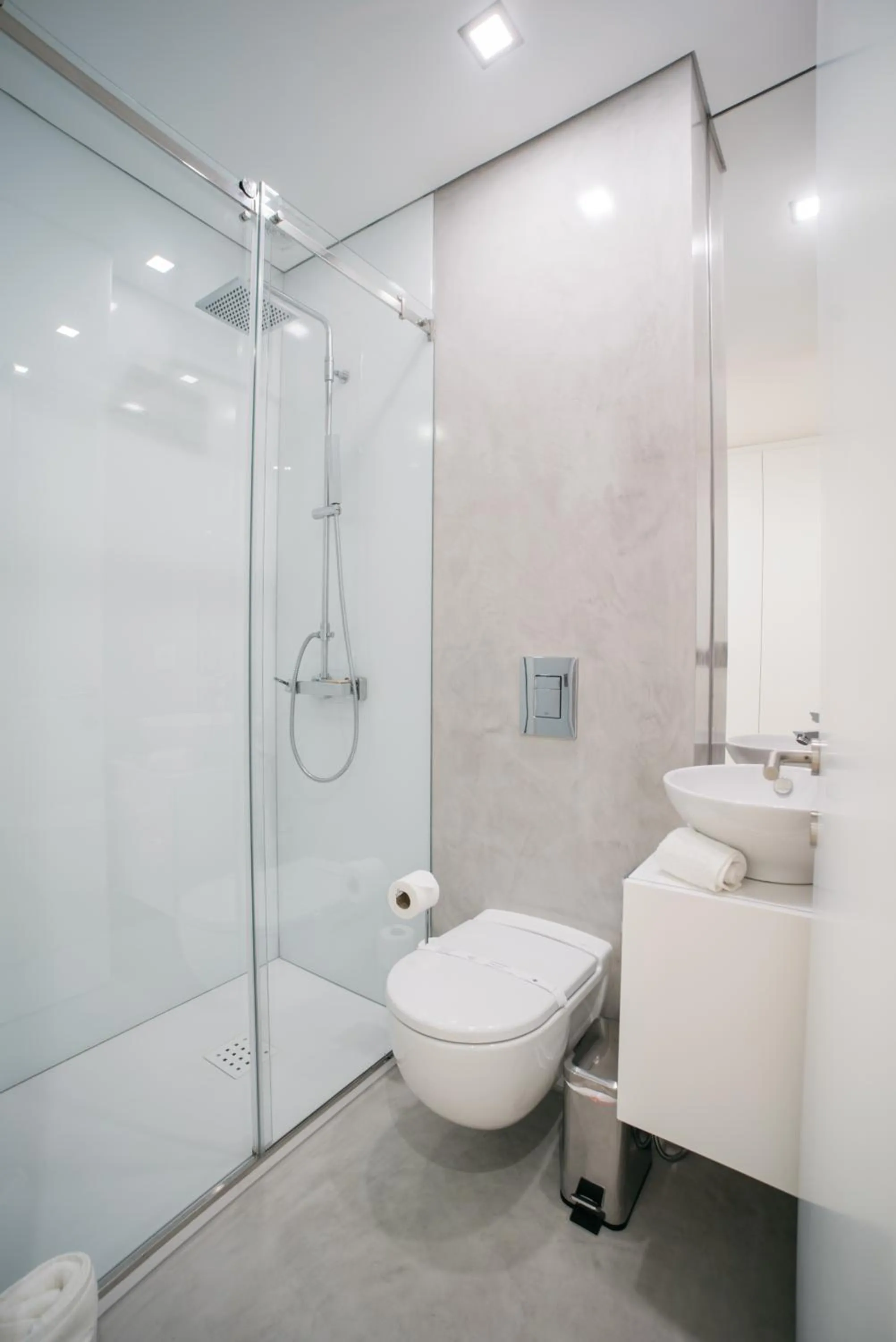 Shower in D'Autor Apartments Sá da Bandeira