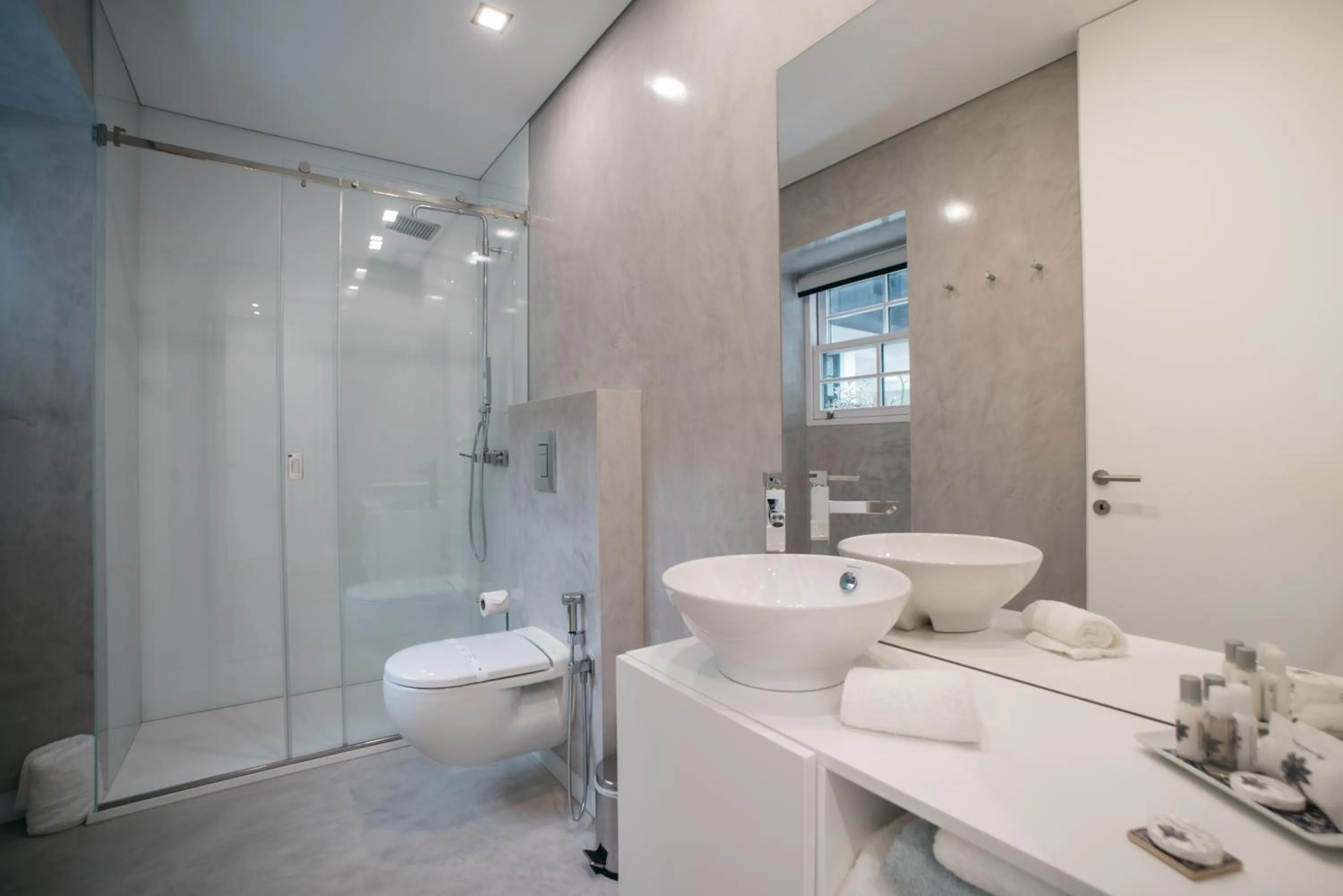 Shower in D'Autor Apartments Sá da Bandeira