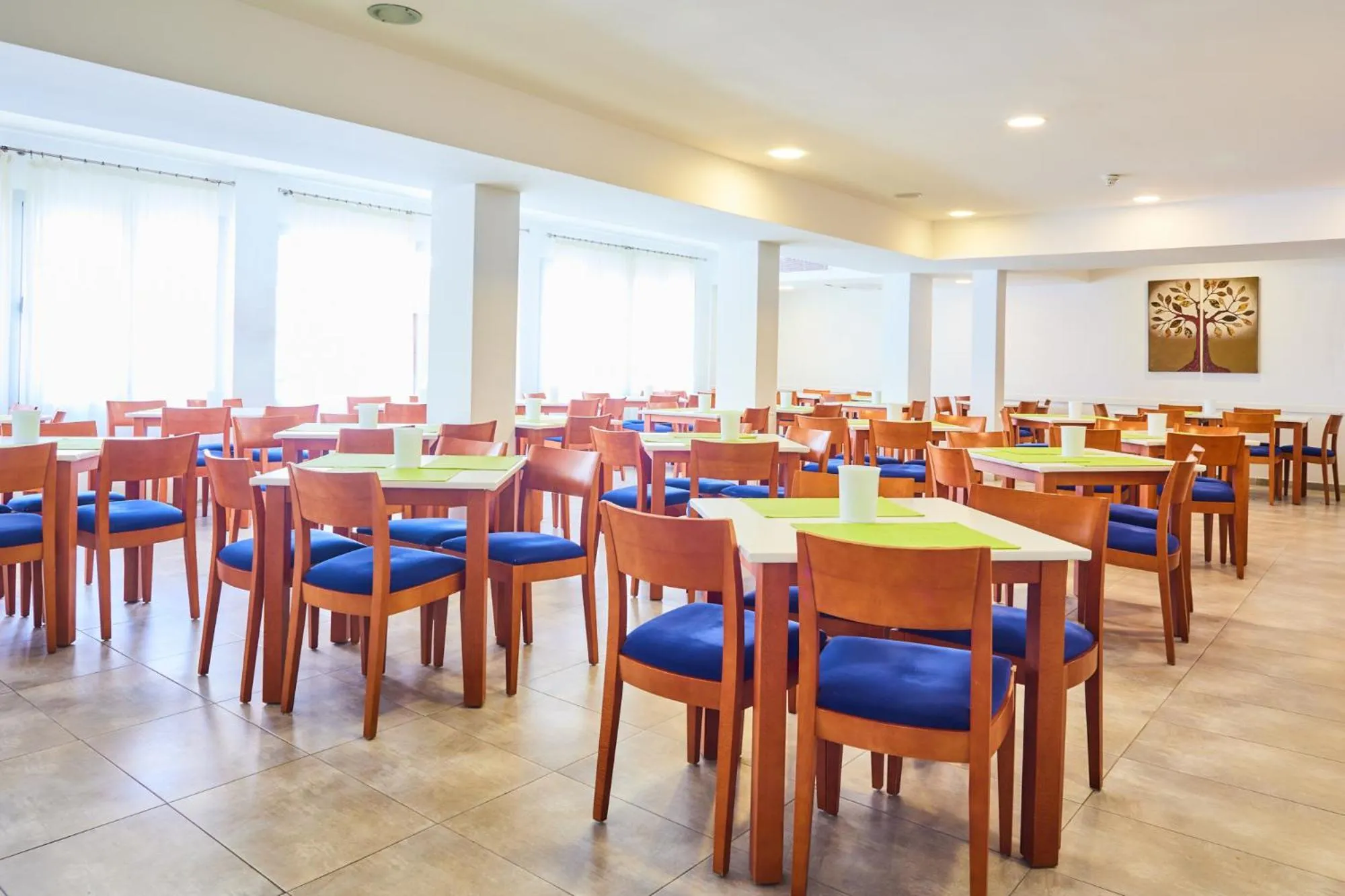 Restaurant/places to eat in Hostal Gami Adults Only