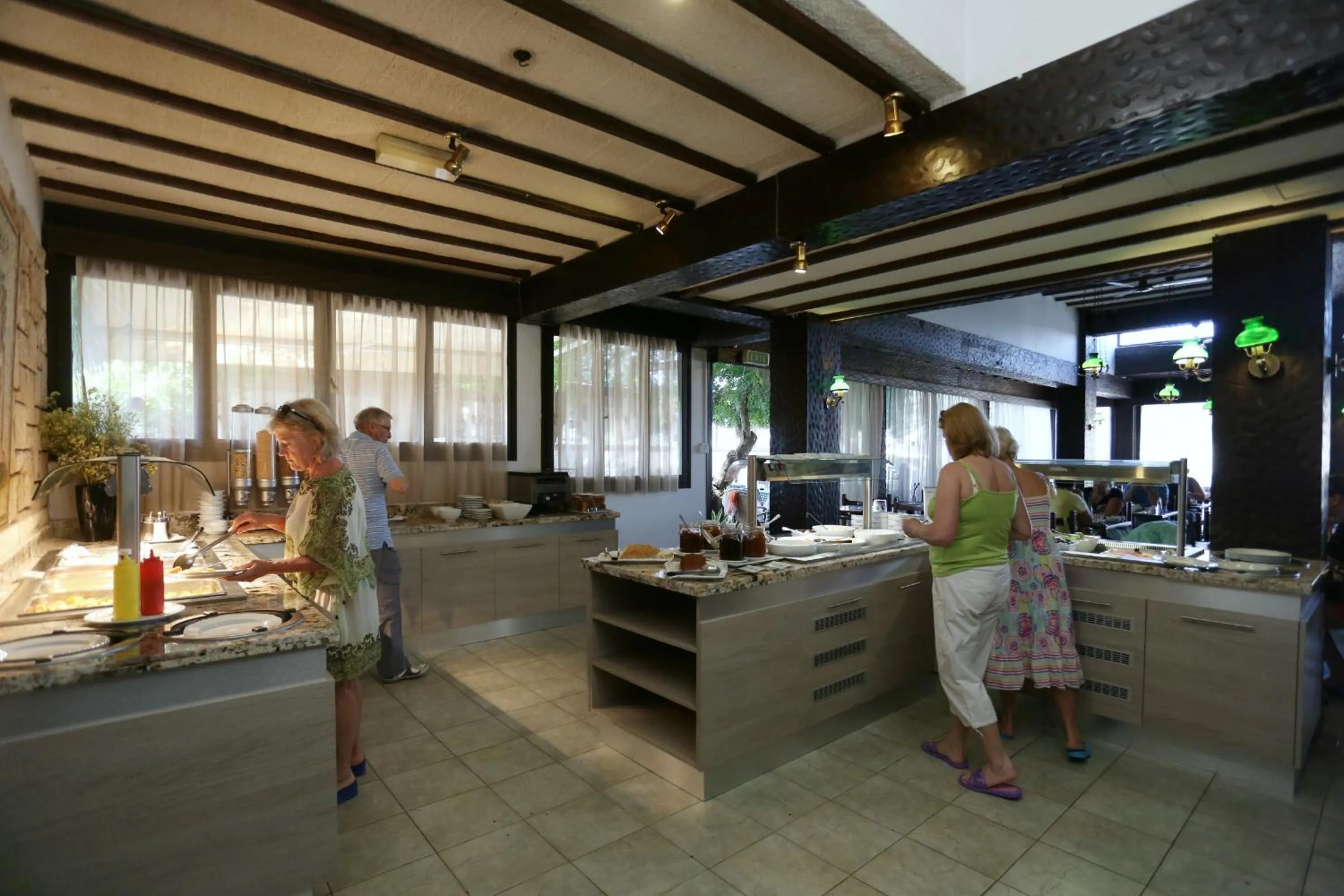 Breakfast in Dionysos Central