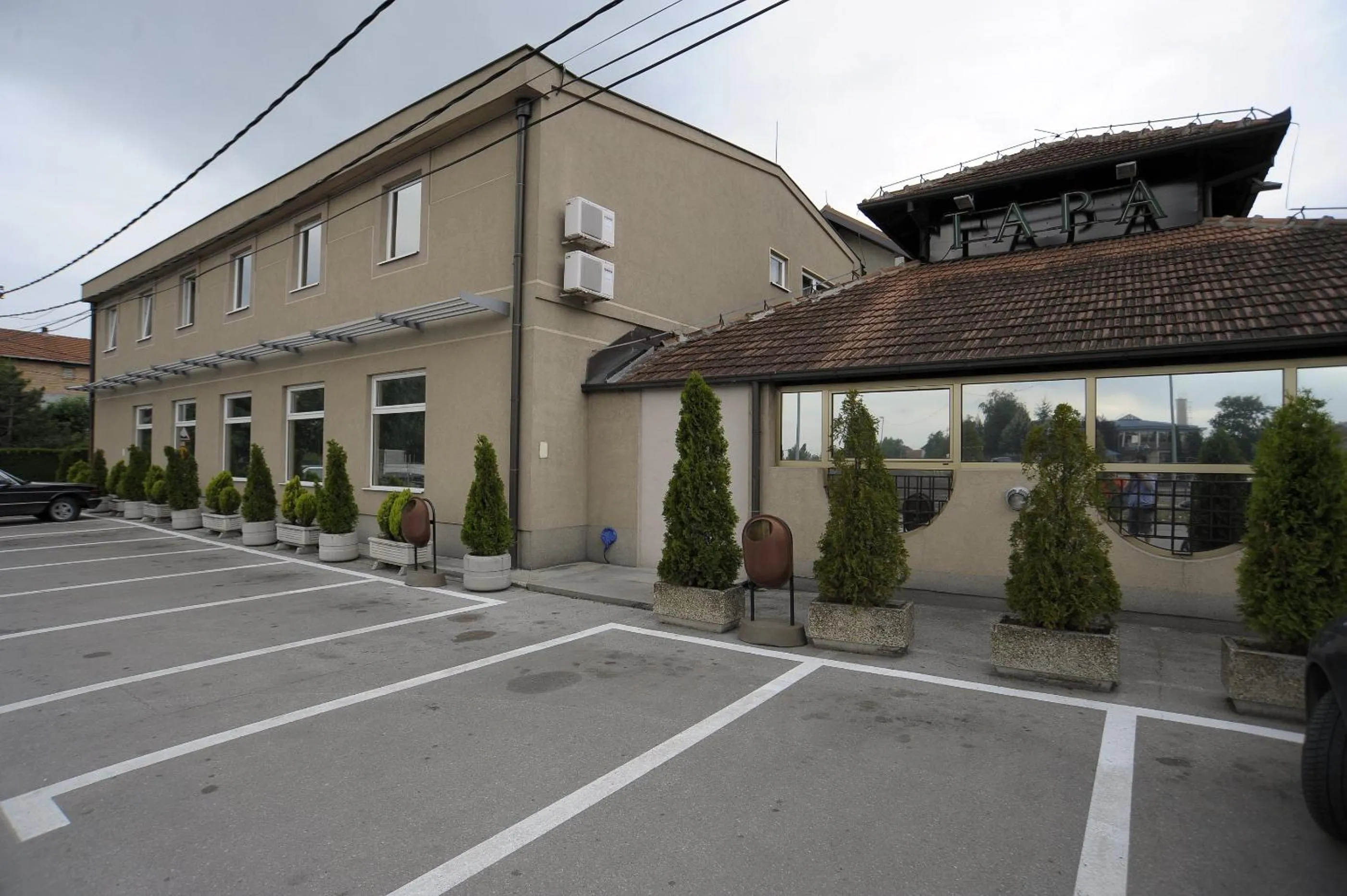 Property building in Guesthouse Tara