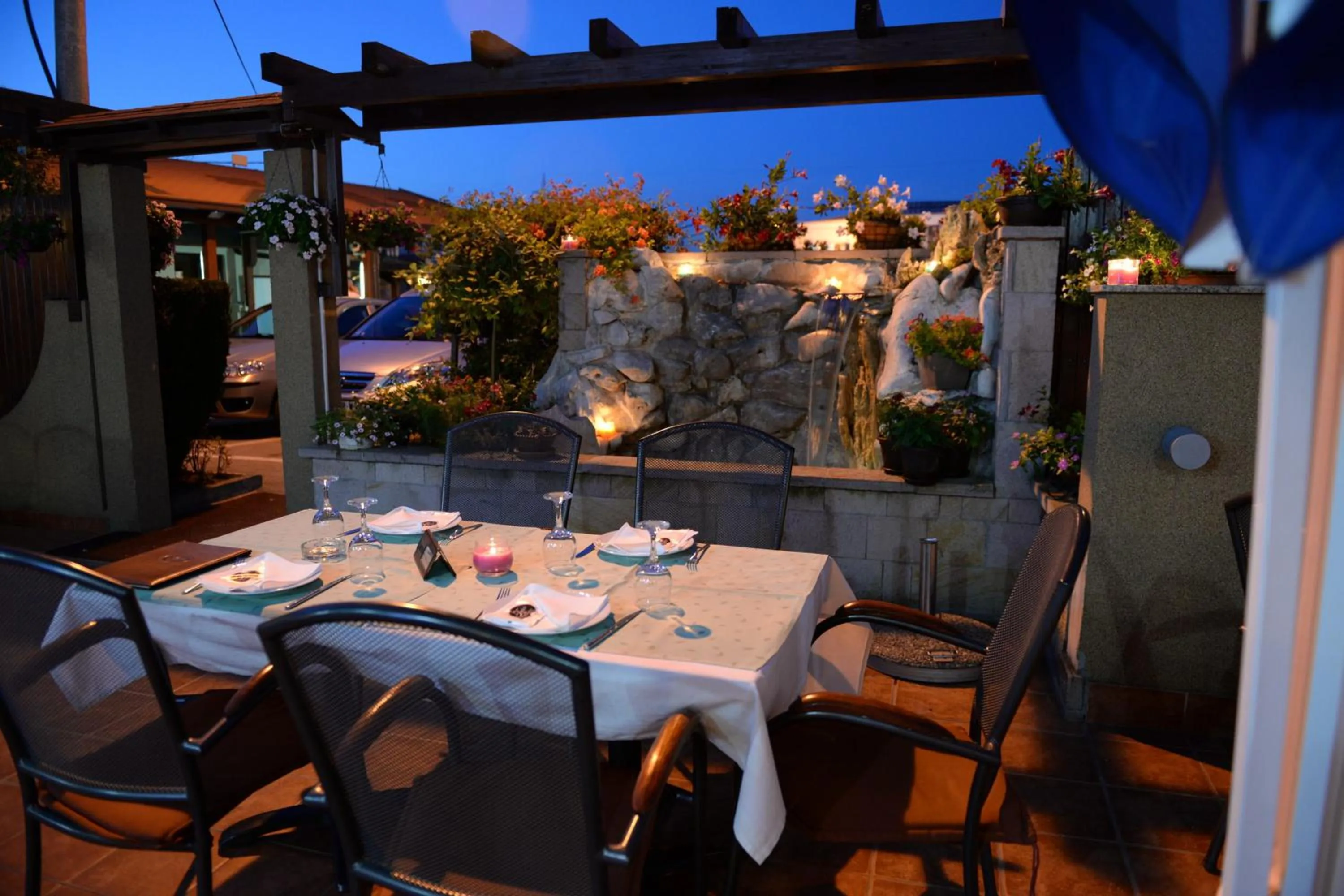 Restaurant/places to eat in Guesthouse Tara