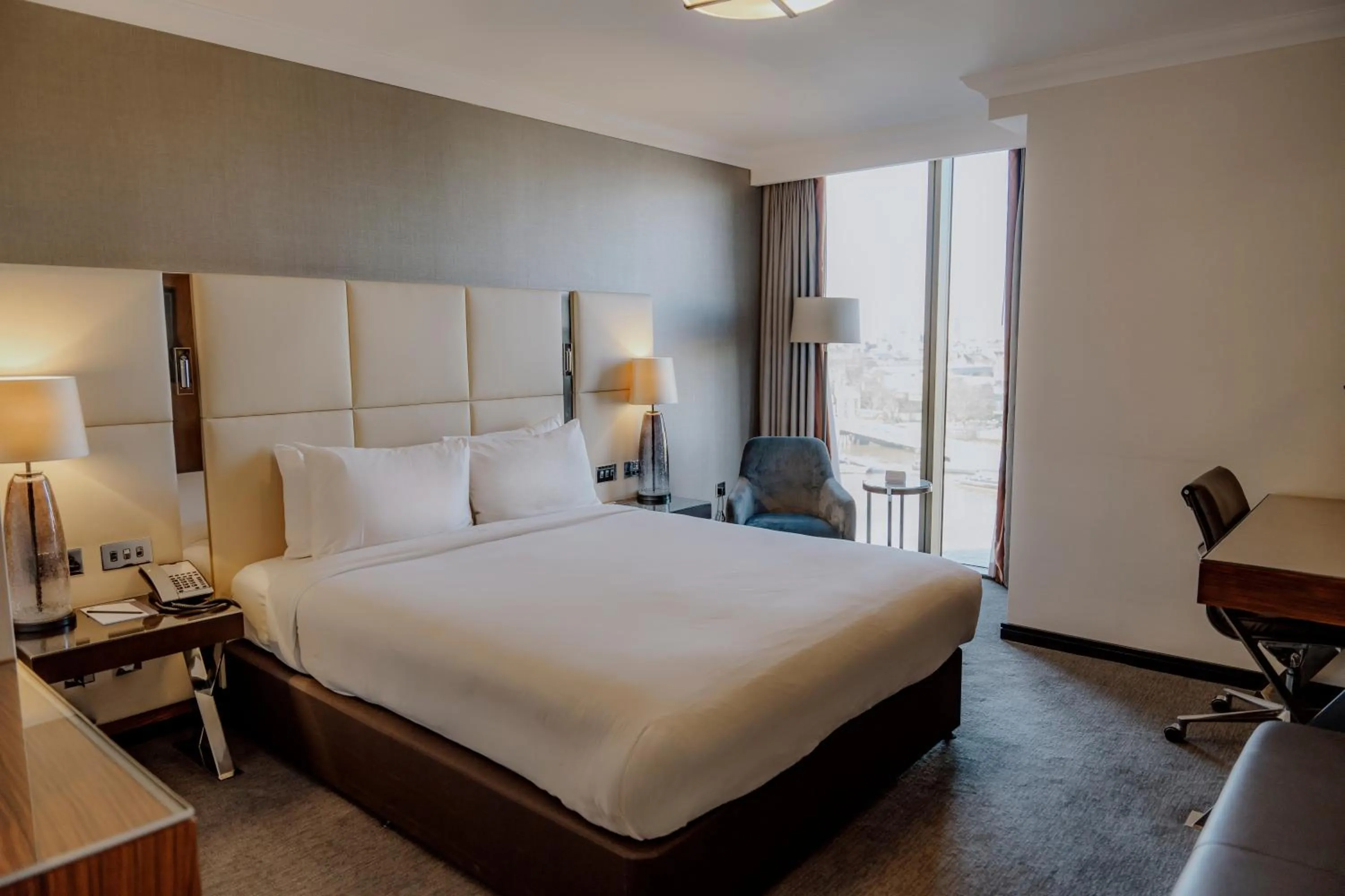 Bedroom, Bed in Hyatt Regency London Albert Embankment