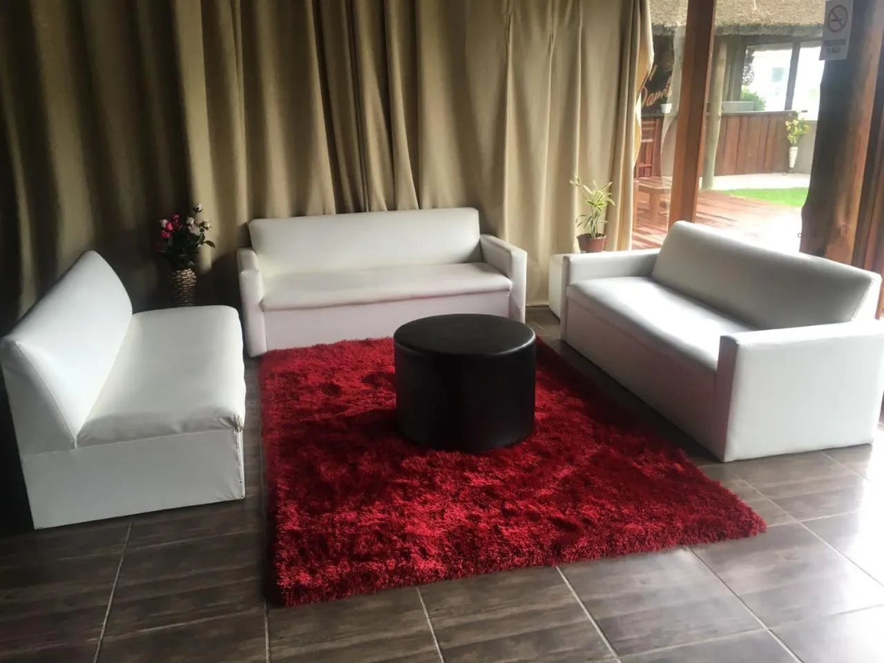 Living room in Punta del Este Arenas Hotel