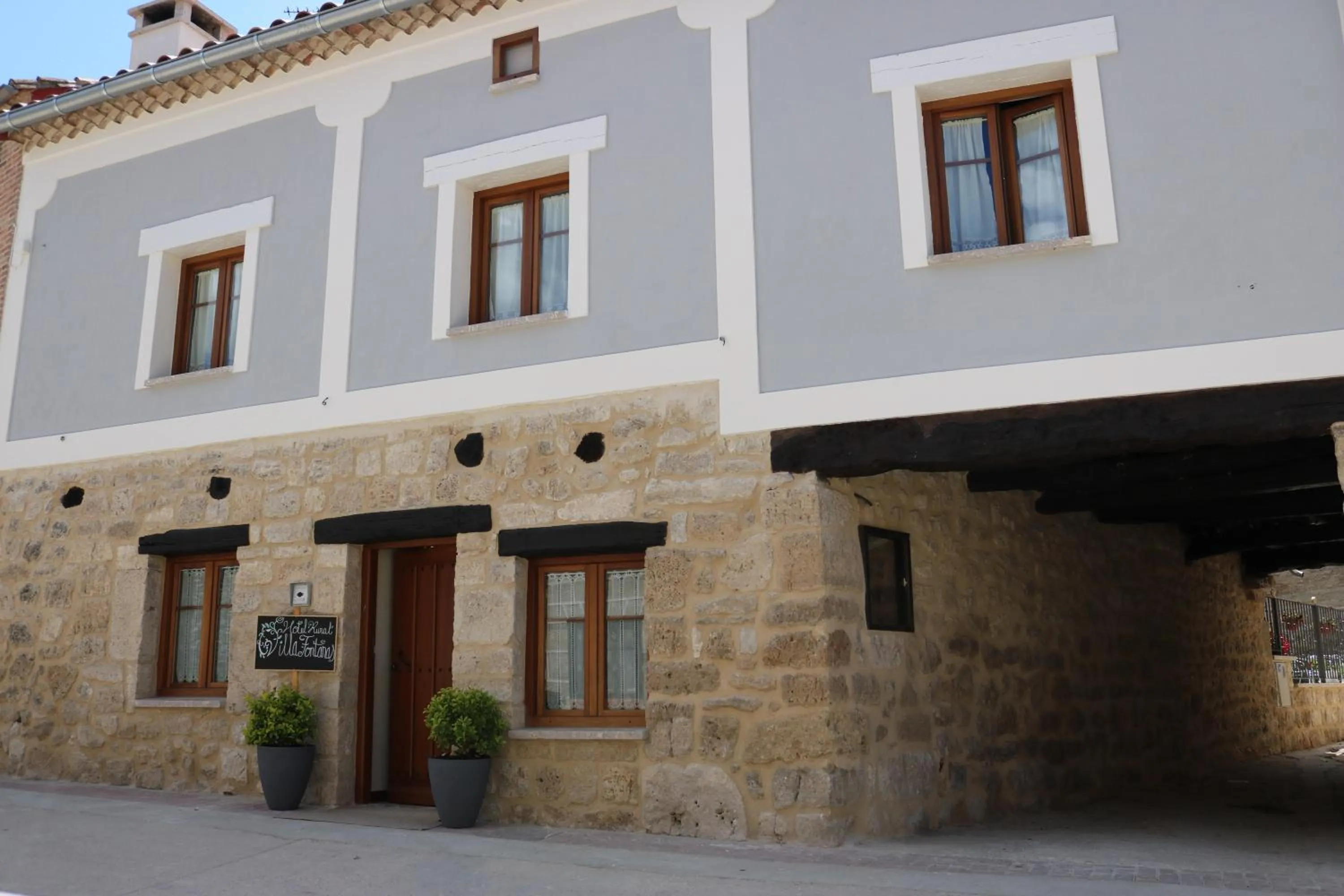 Property building in Villa Fontanas
