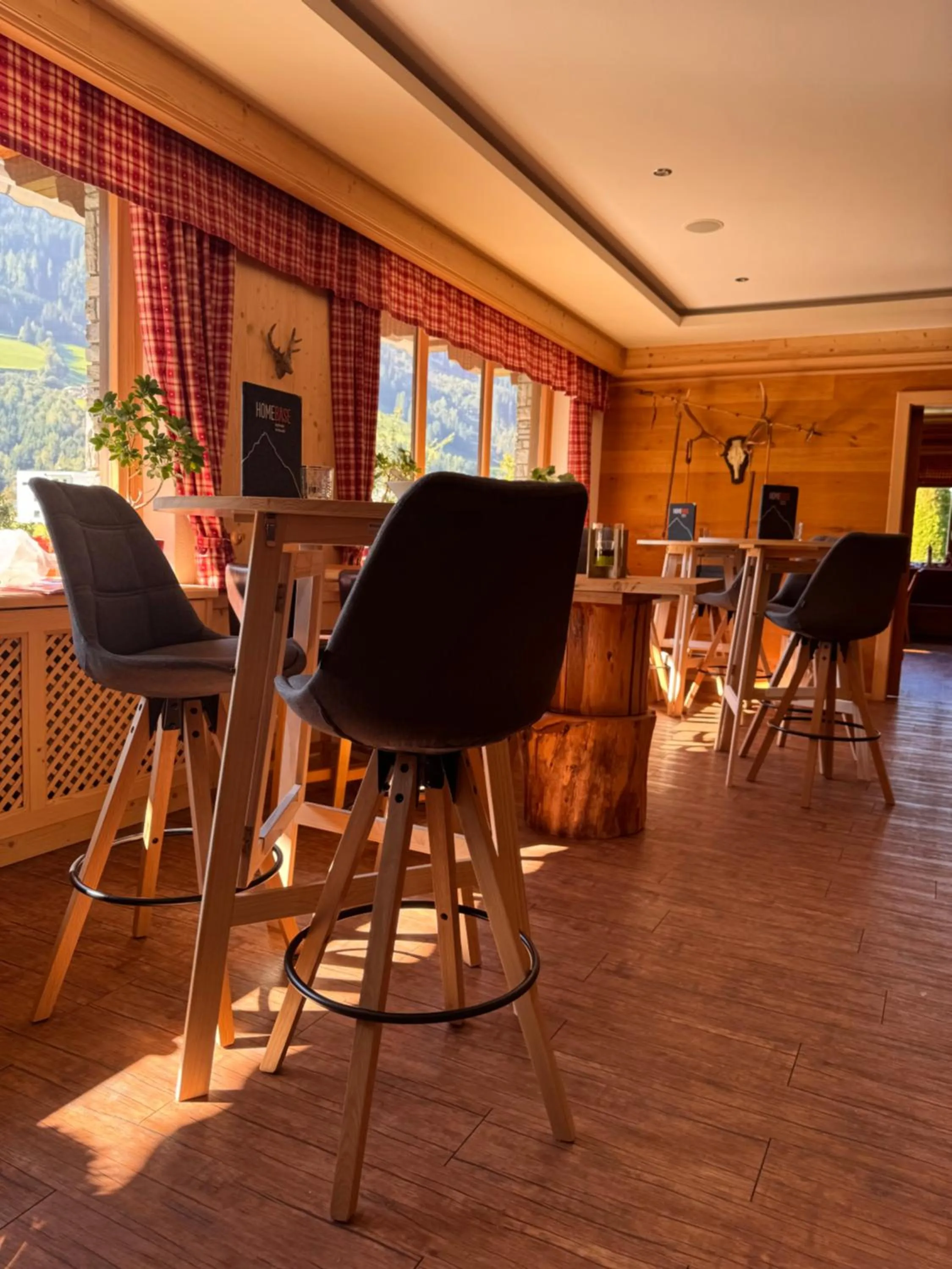 Lounge or bar in Alphotel Mittersill