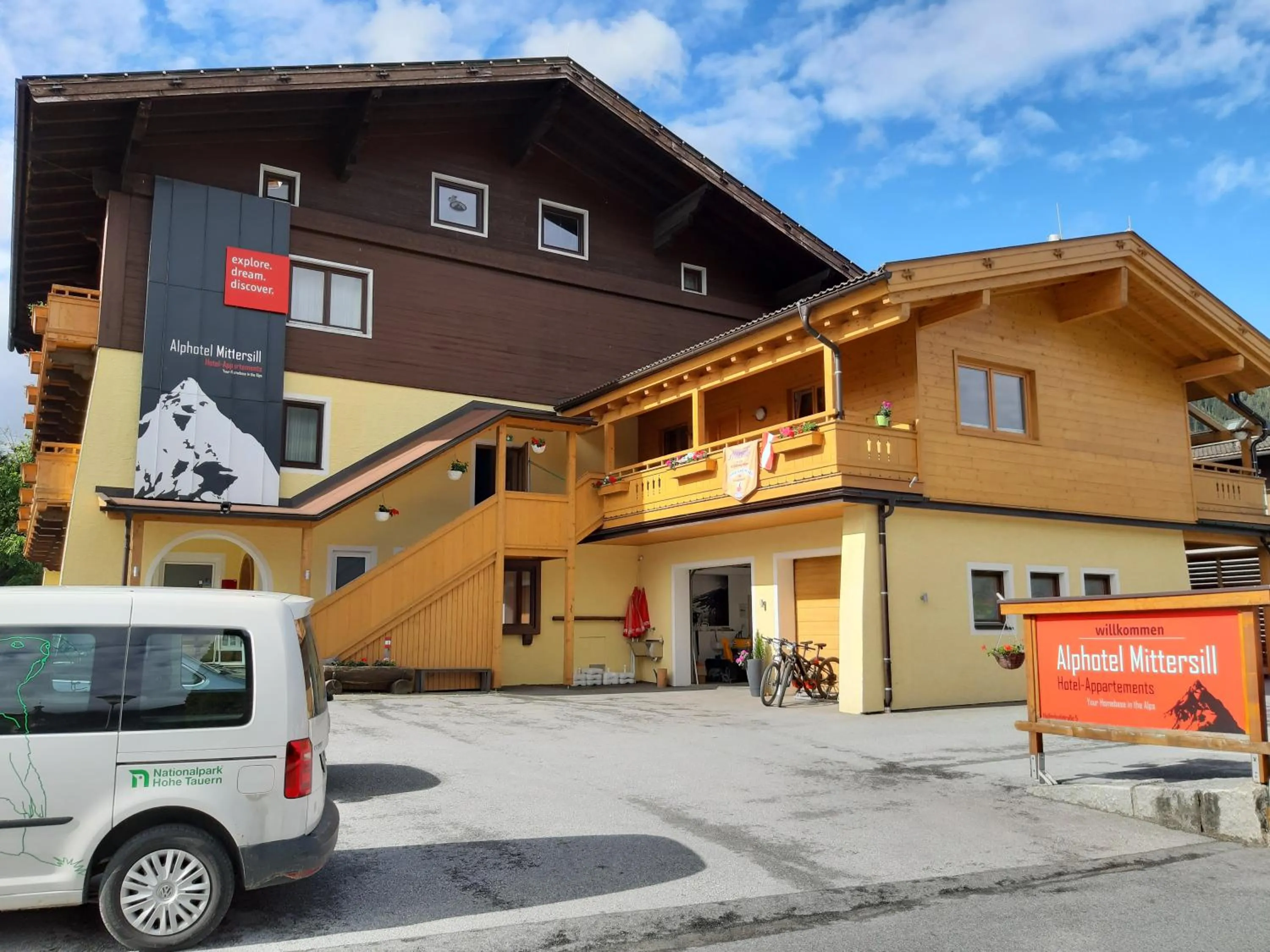 Facade/entrance in Alphotel Mittersill