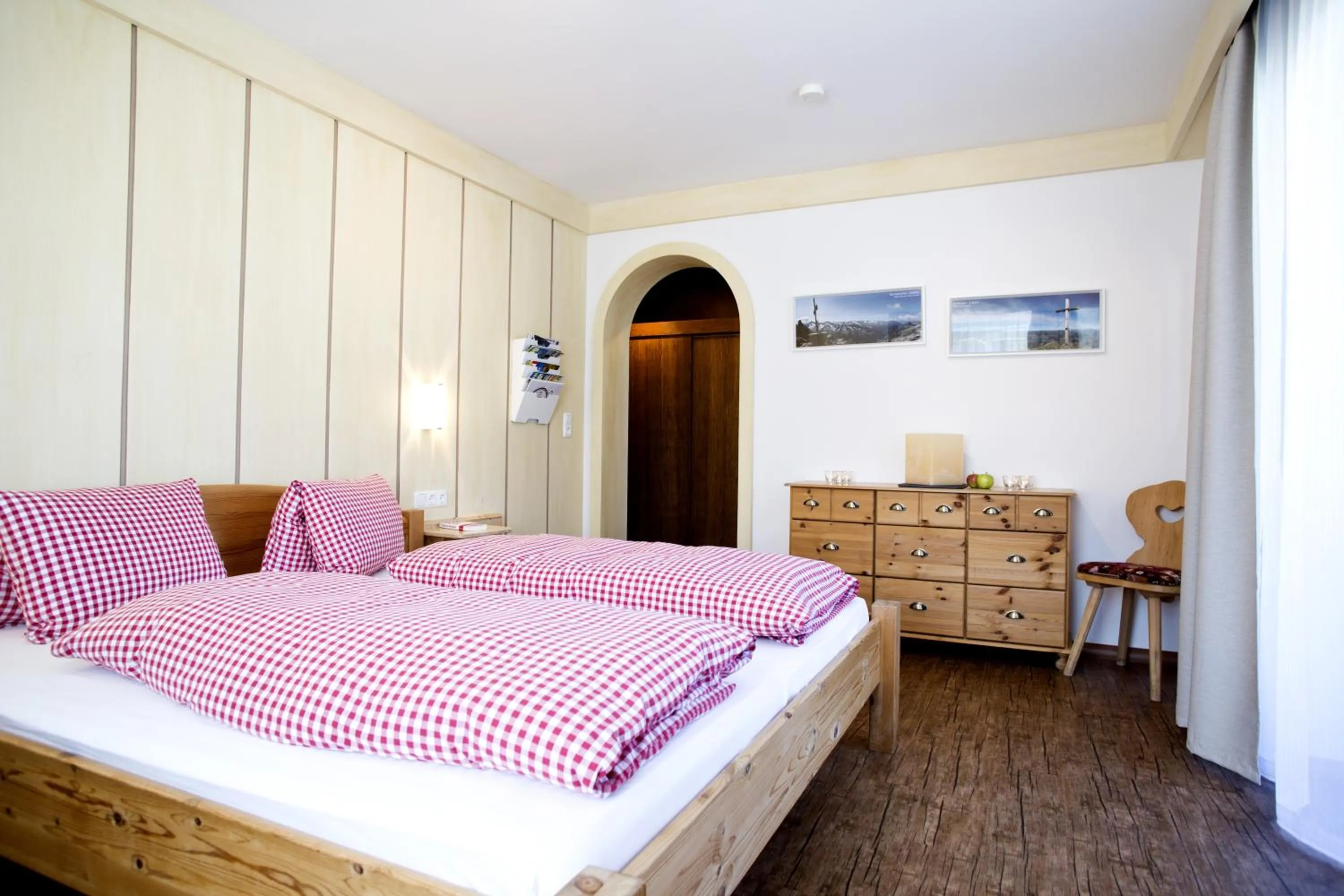 Photo of the whole room, Bed in Alphotel Mittersill