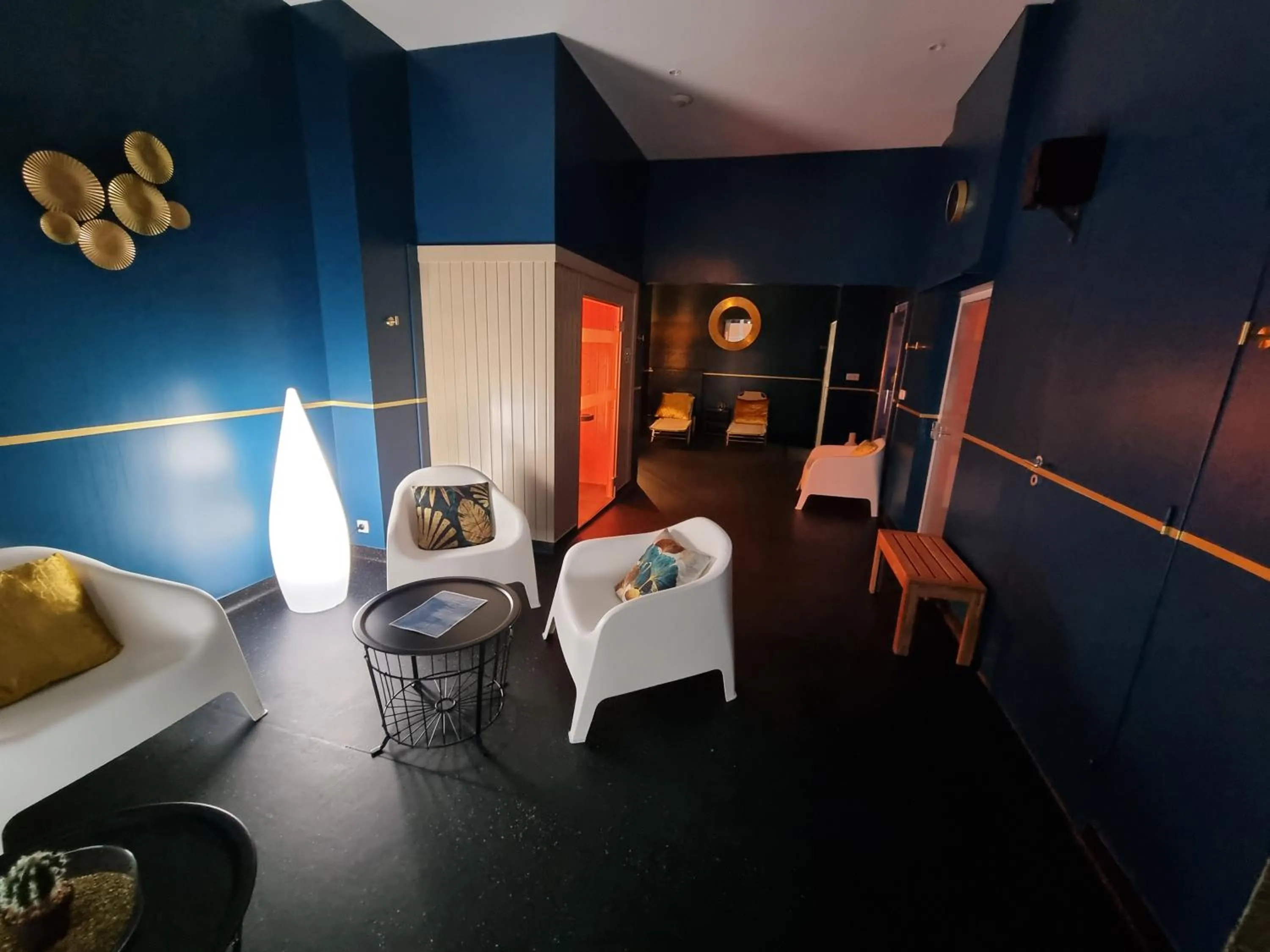 Spa and wellness centre/facilities, Bed in Brit Hotel Spa Le Connetable