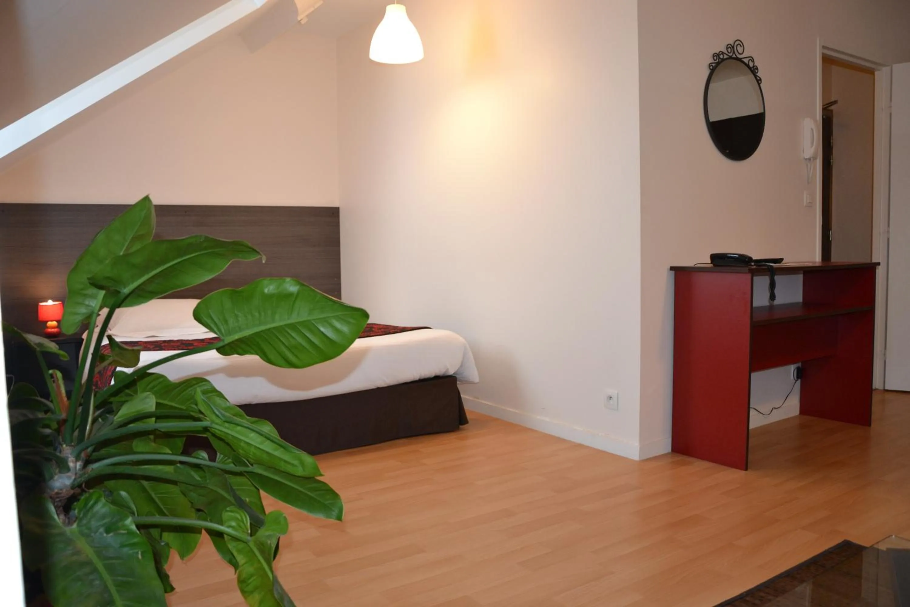 Photo of the whole room, Bed in Brit Hotel Spa Le Connetable