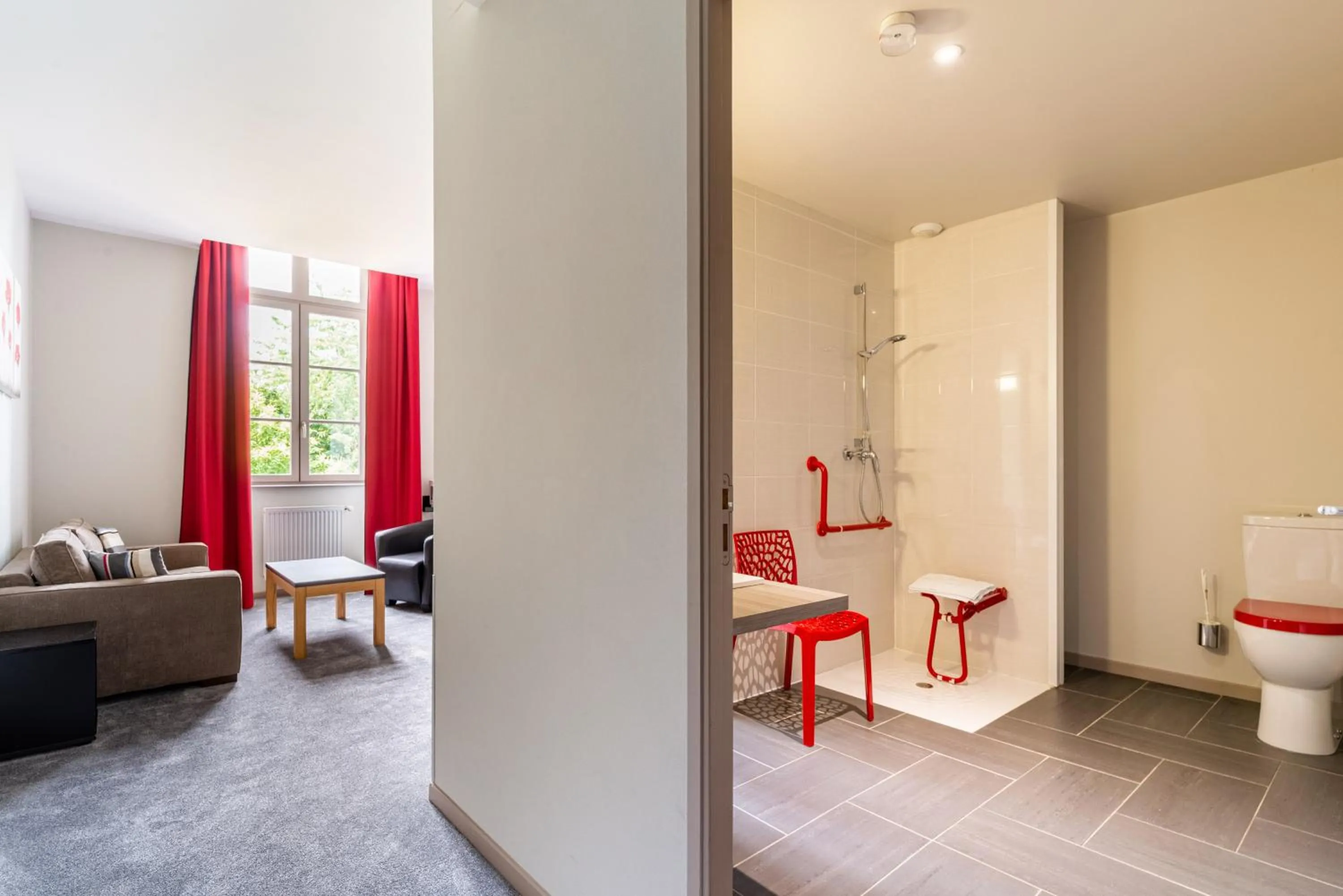 Toilet in Brit Hotel Spa Le Connetable