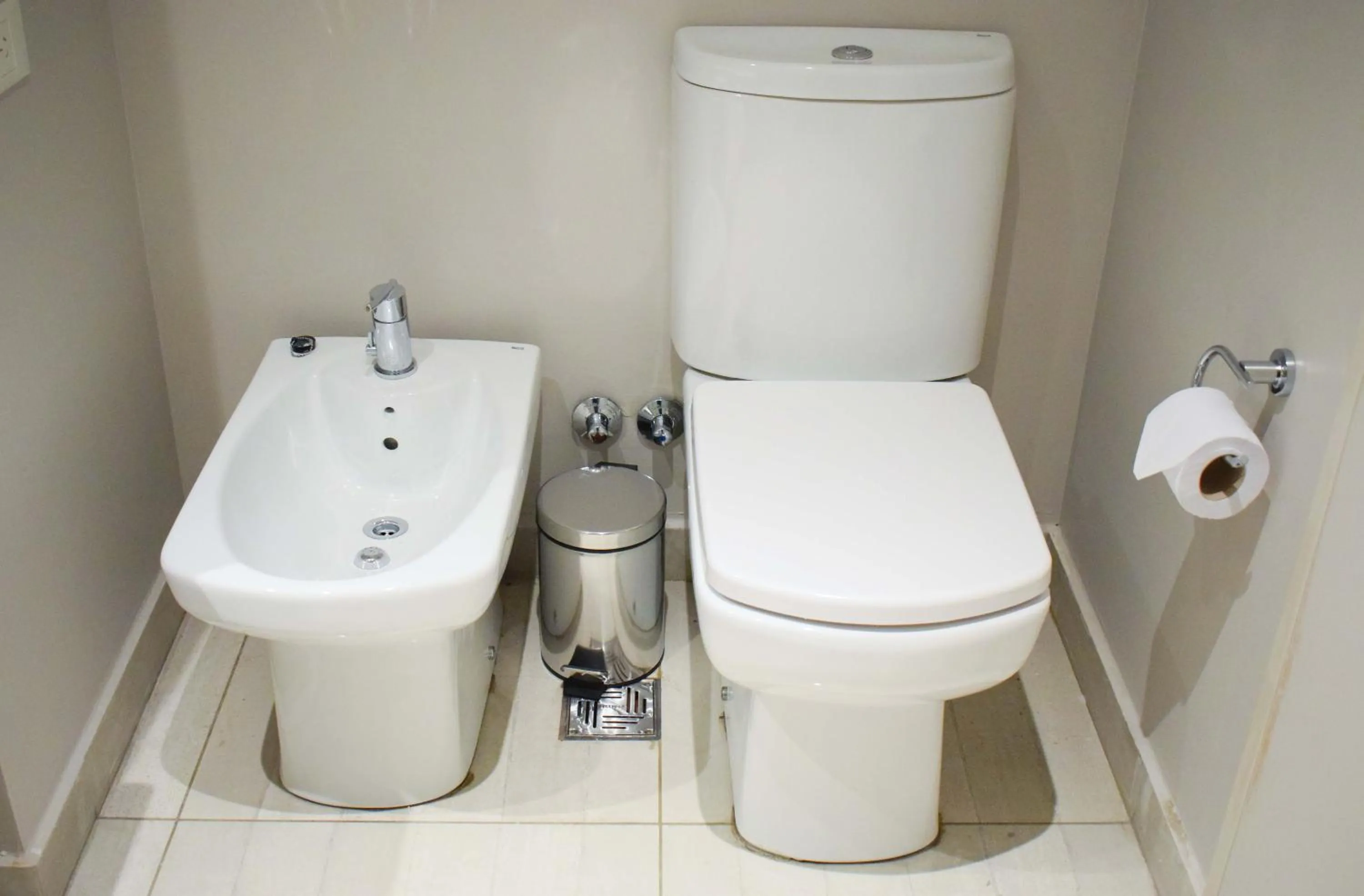 Toilet in Cyan Soho Neuquén Hotel