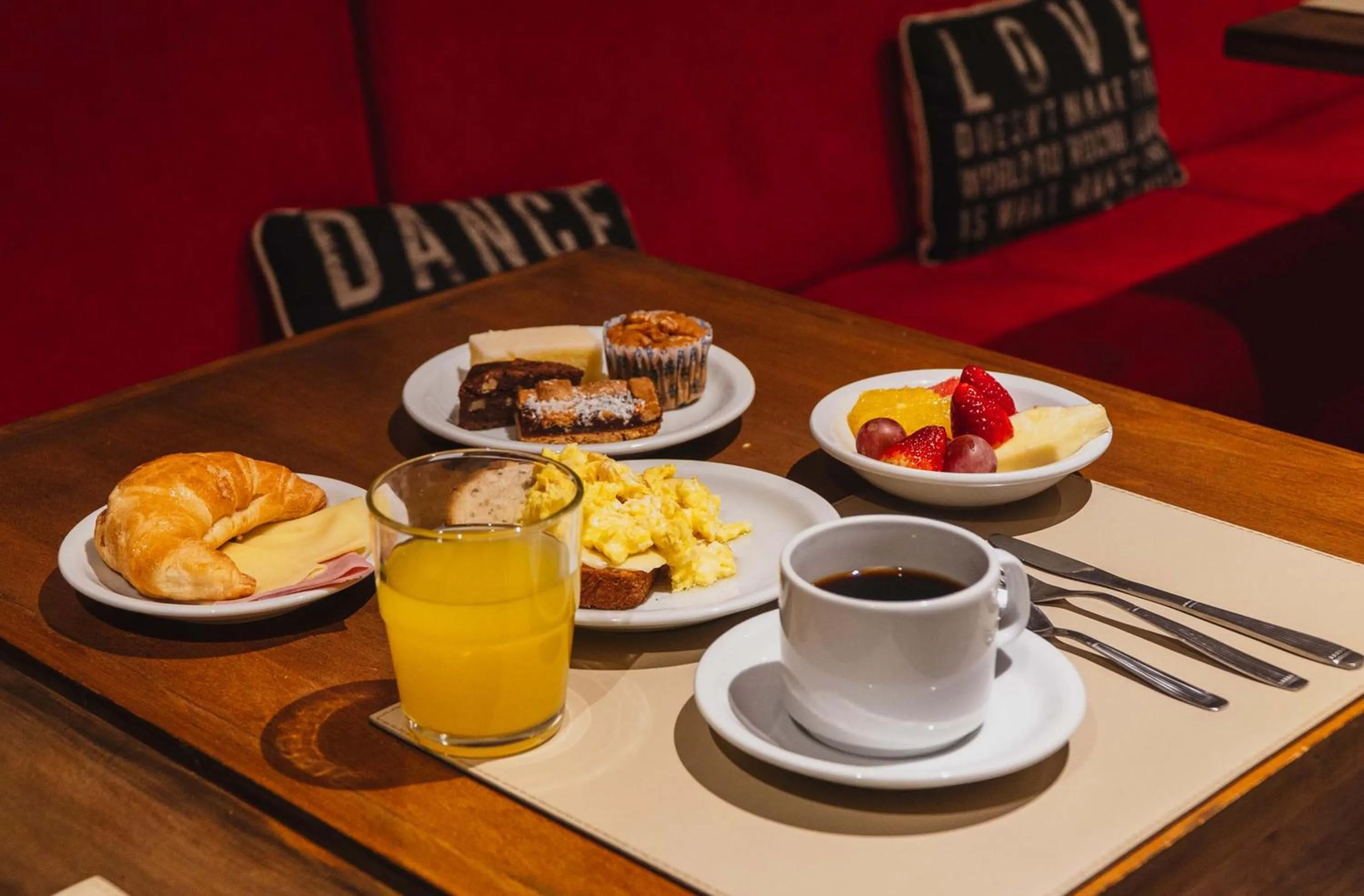 Continental breakfast in Cyan Soho Neuquén Hotel