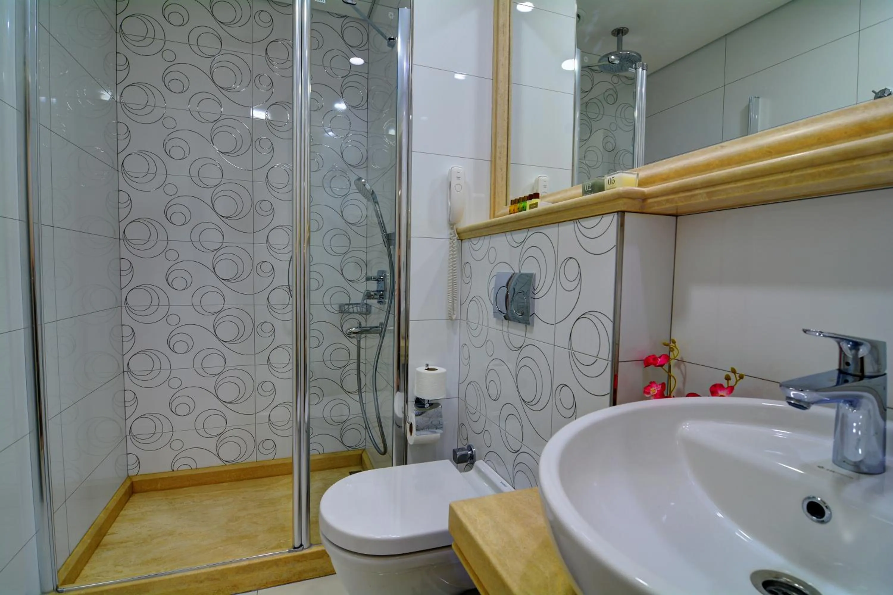 Shower in Novelty Hotel