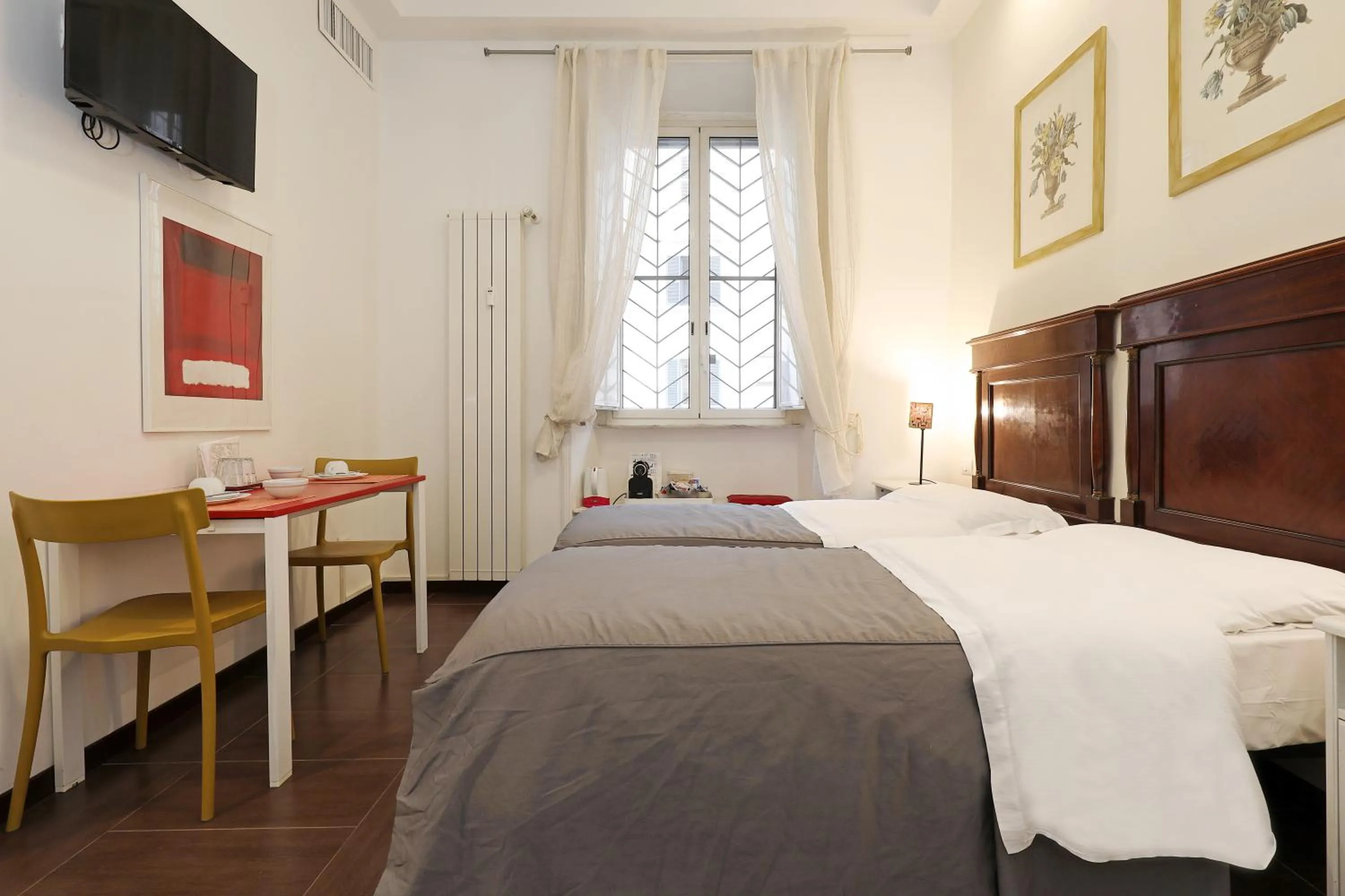 Bed in Maison Colosseo (Via dei Querceti 24)