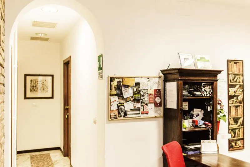 Facade/entrance in Maison Colosseo (Via dei Querceti 24)