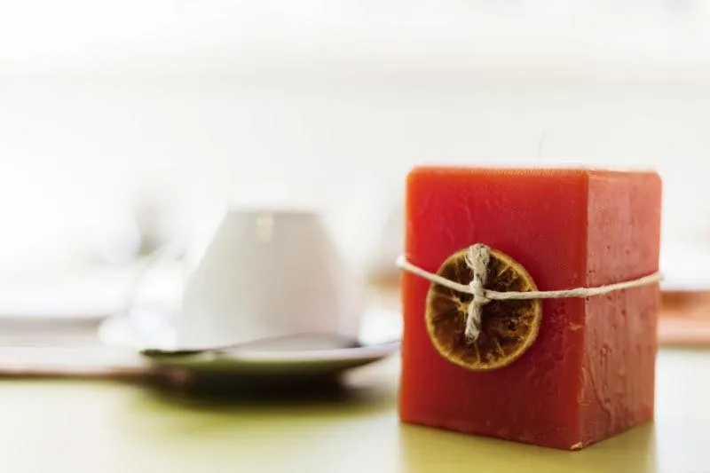 Decorative detail in Maison Colosseo (Via dei Querceti 24)