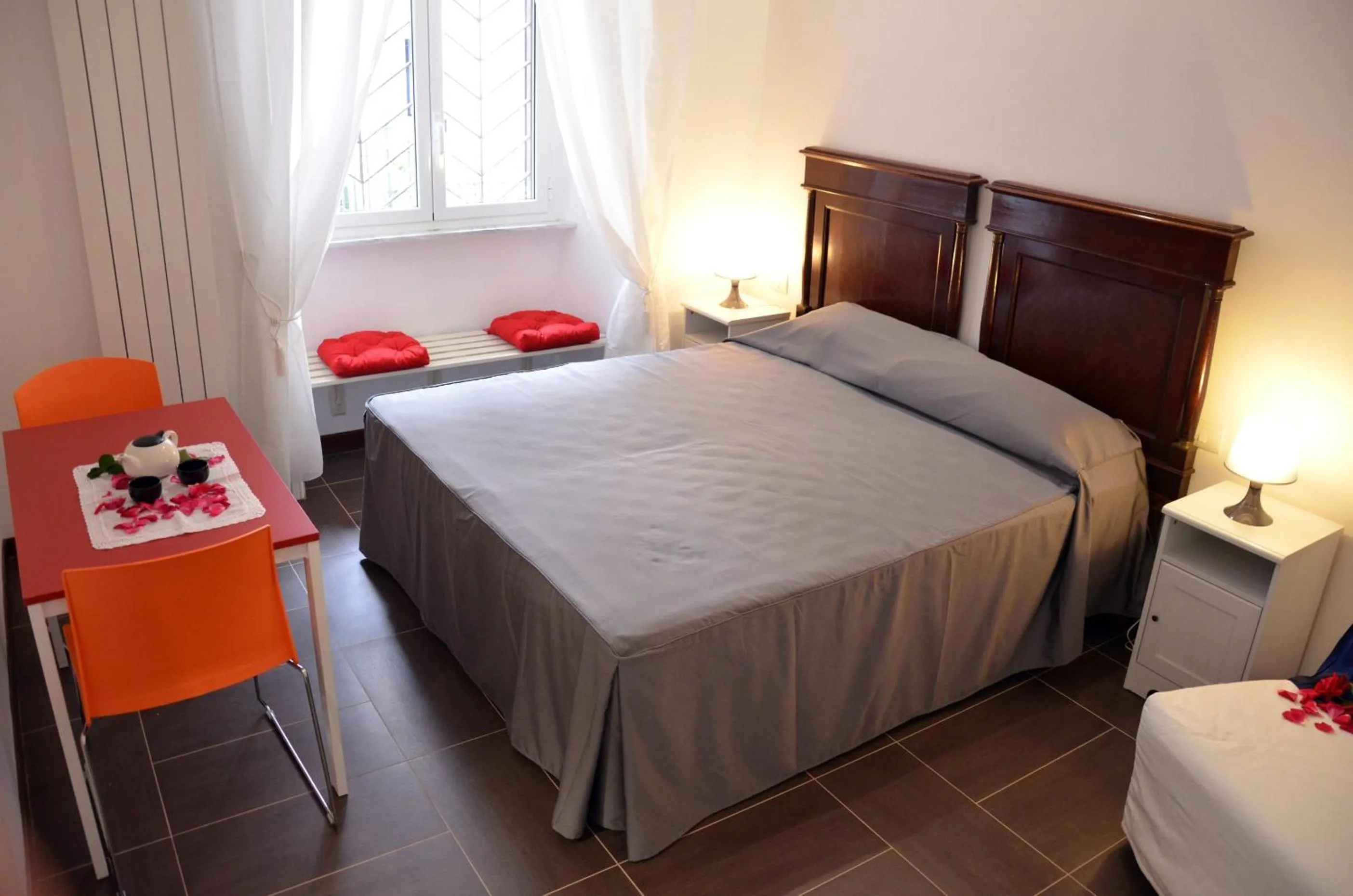Bed in Maison Colosseo (Via dei Querceti 24)