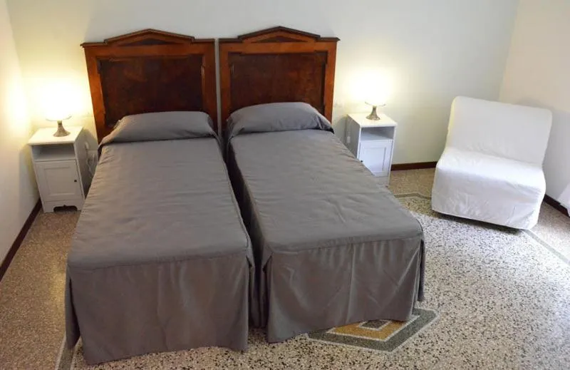Bed in Maison Colosseo (Via dei Querceti 24)