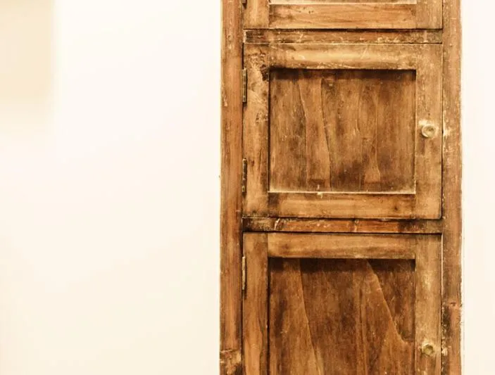 Decorative detail in Maison Colosseo (Via dei Querceti 24)