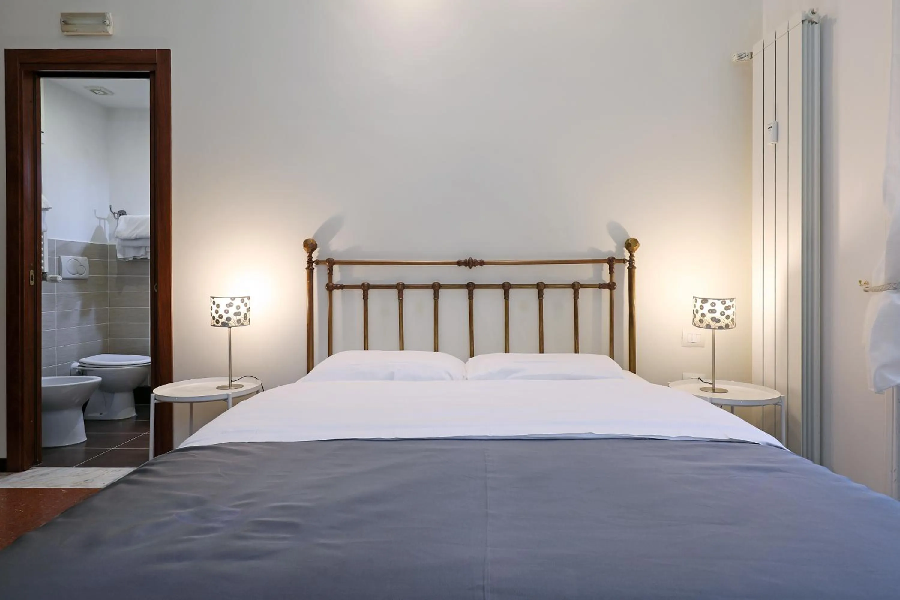 Bed in Maison Colosseo (Via dei Querceti 24)