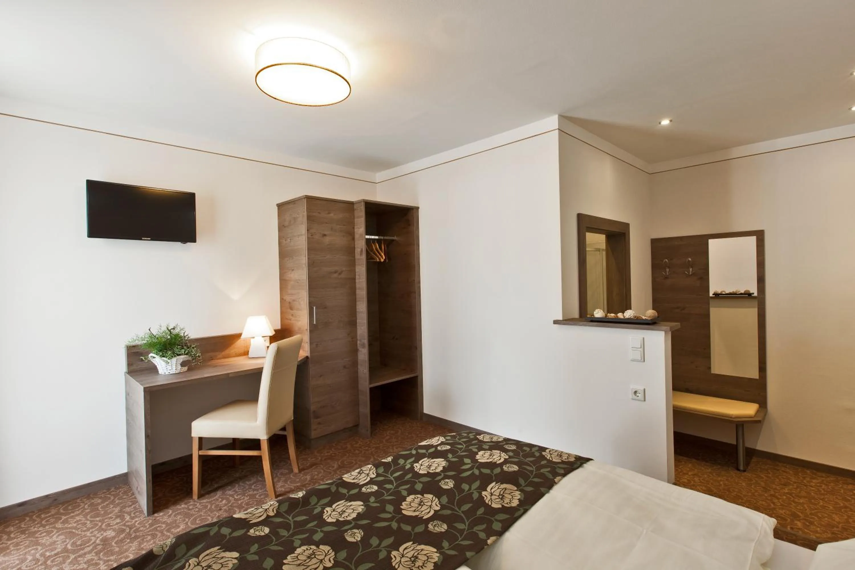 Photo of the whole room, Bed in Hotel Altmünsterhof