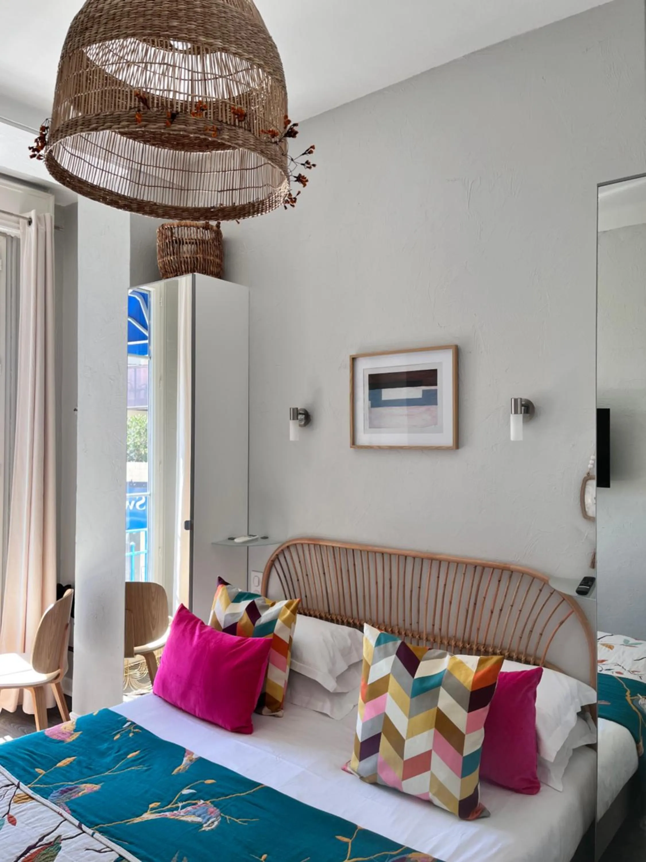 Bedroom, Bed in Hôtel Eden - La Baigneuse