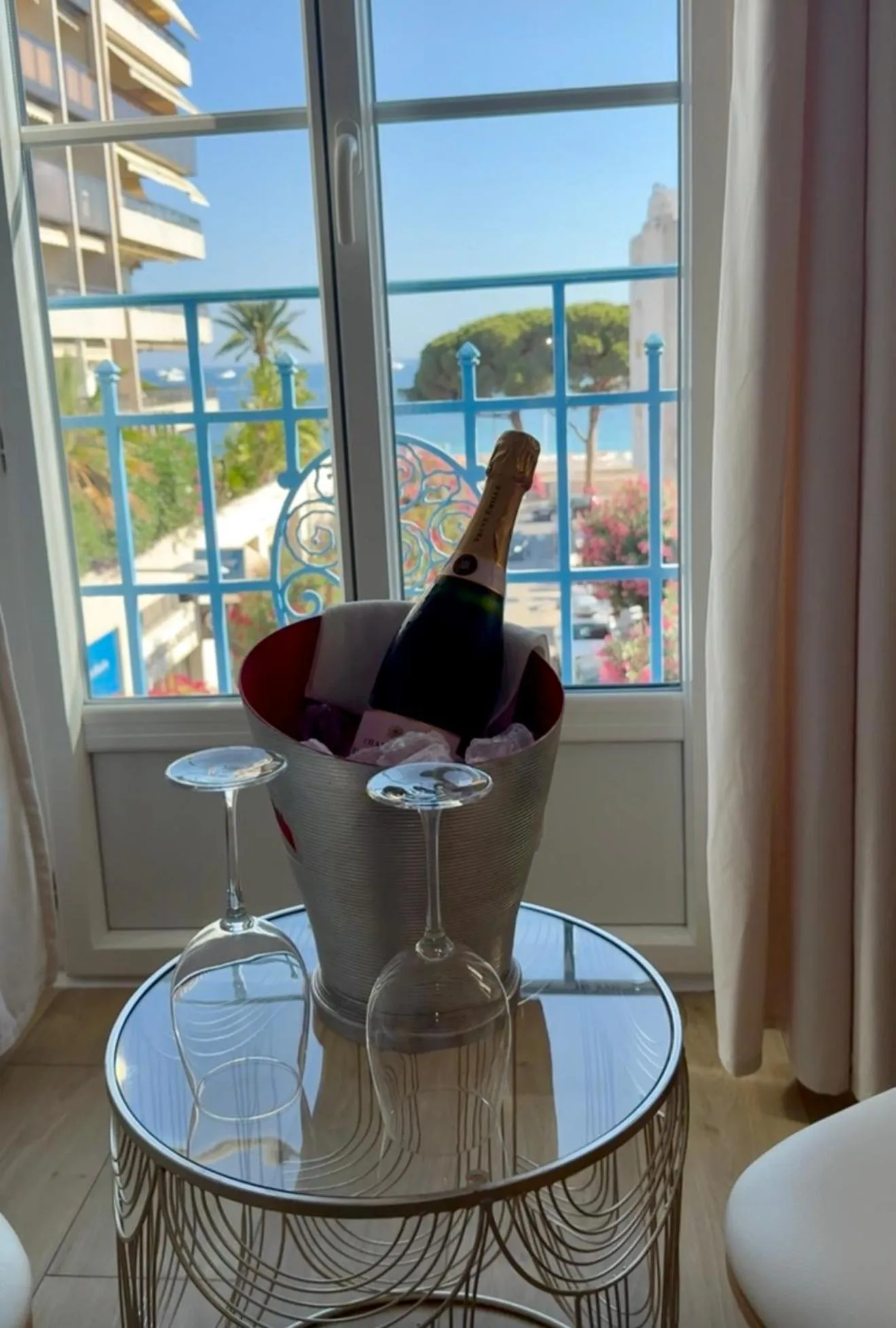 Sea view in Hôtel Eden - La Baigneuse