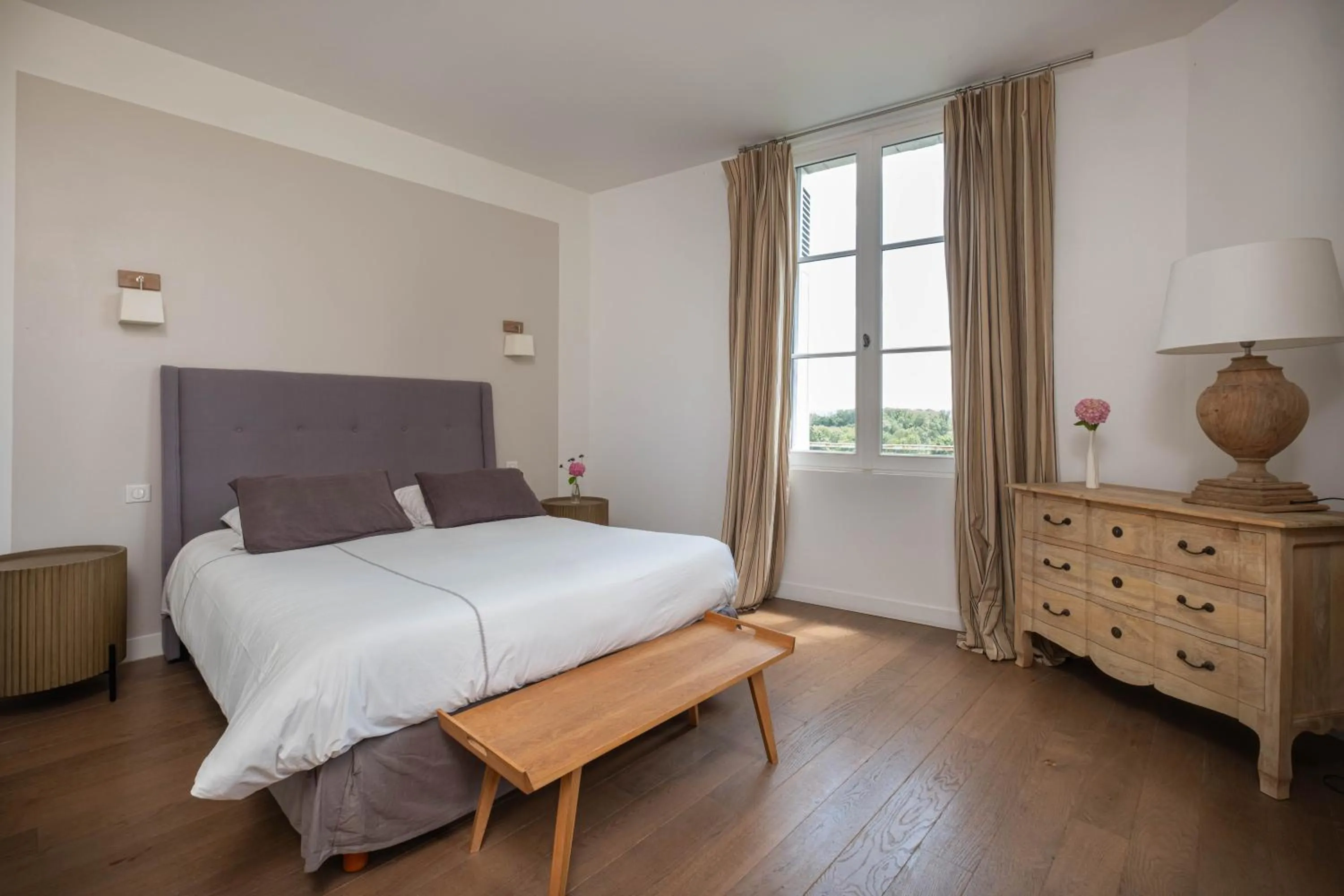 Bed in Château de Nazelles Amboise