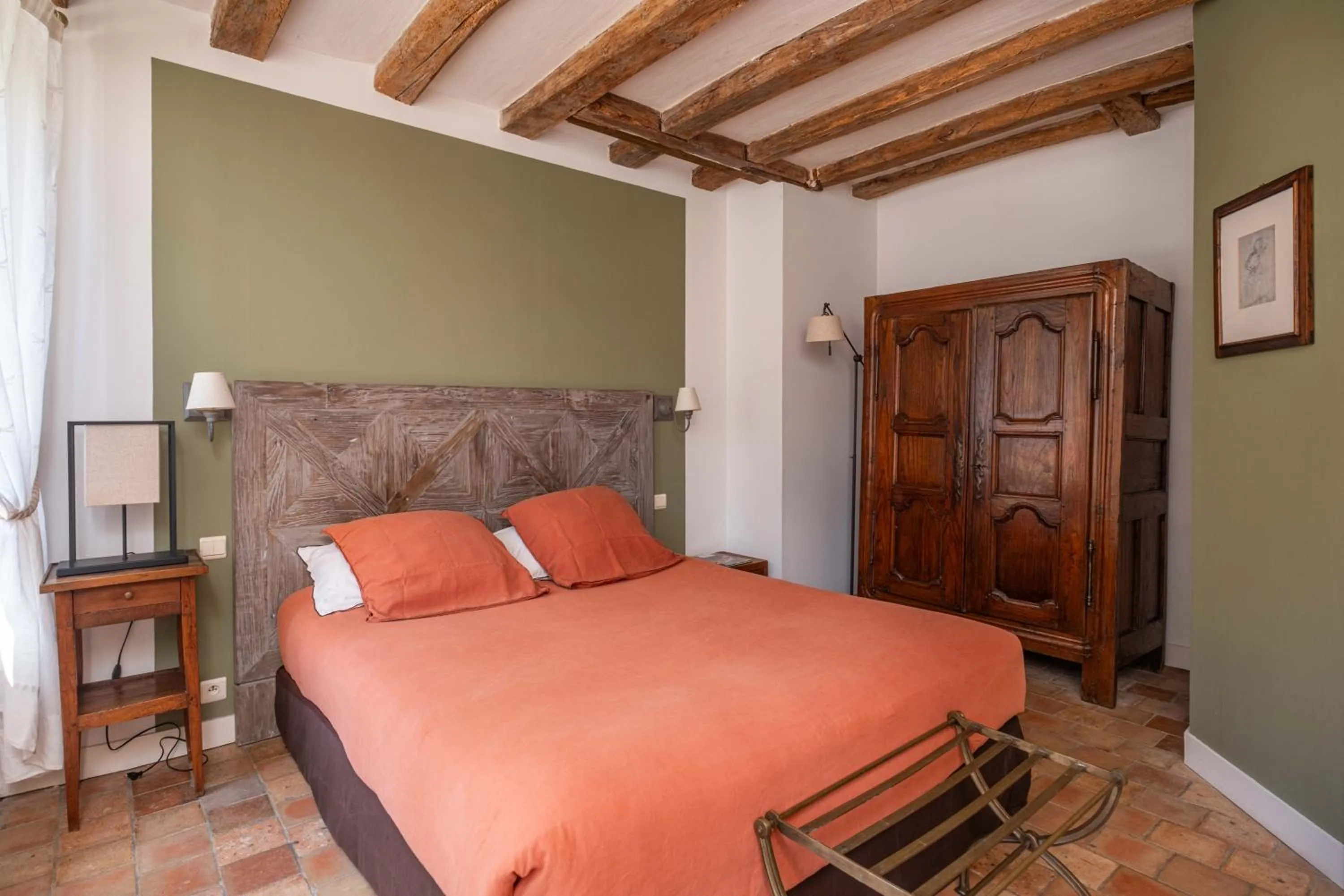 Photo of the whole room, Bed in Château de Nazelles Amboise