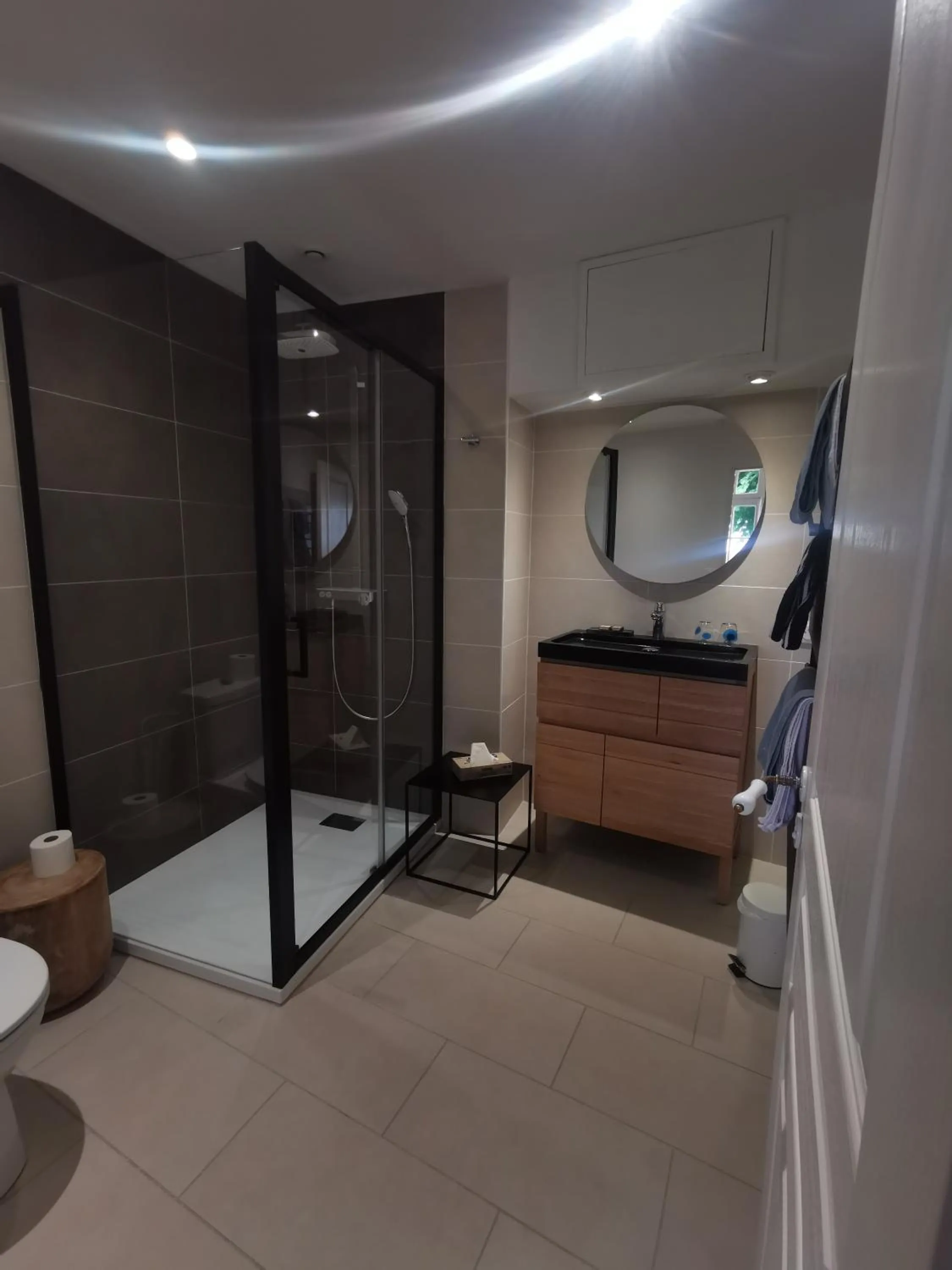 Shower in Château de Nazelles Amboise