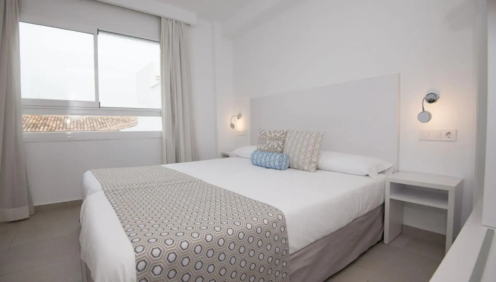 Double Room in Hotel Chevy & Suites Double Room in Hotel Chevy & Suites