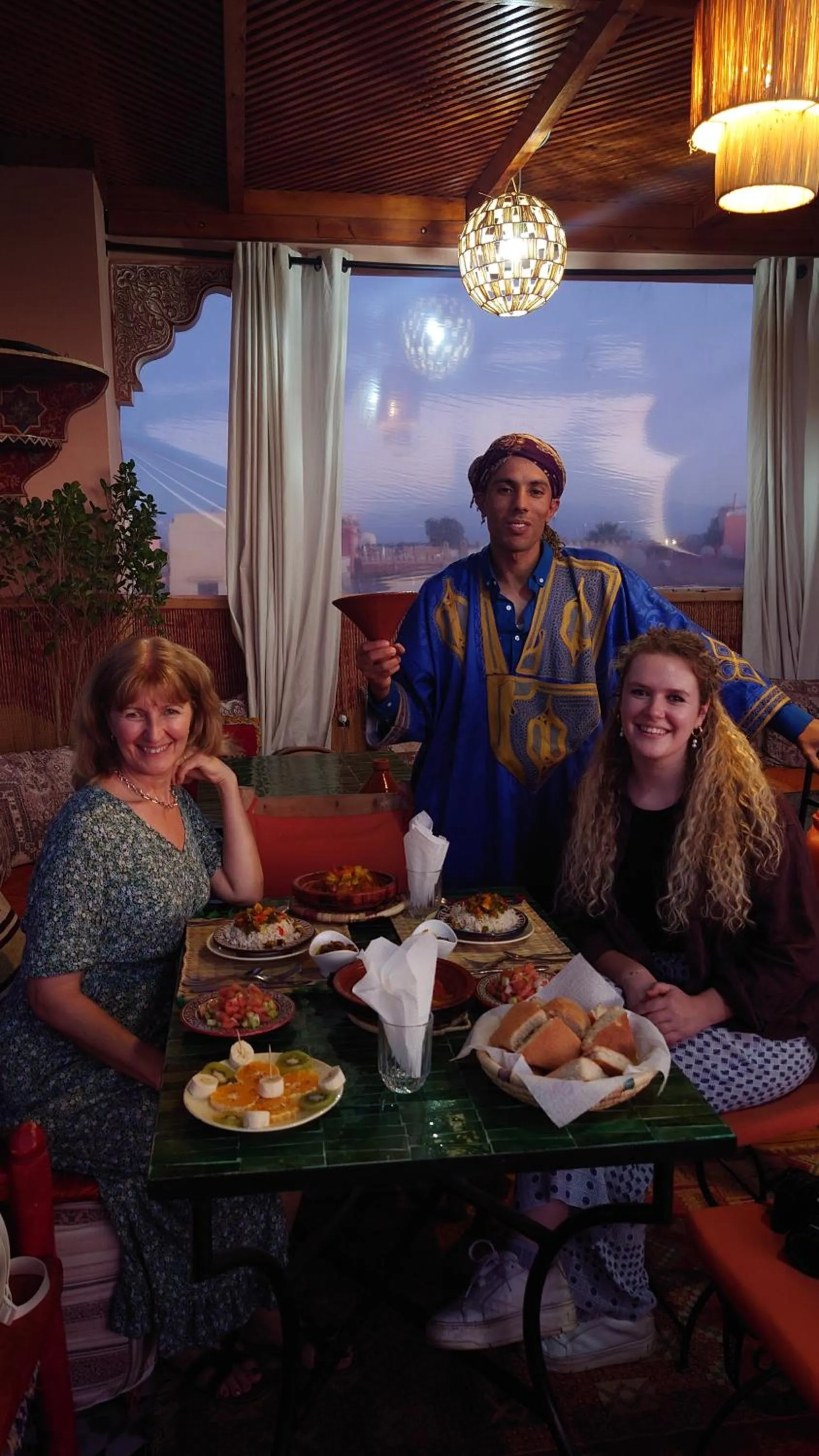 Restaurant/places to eat in Riad Zahri